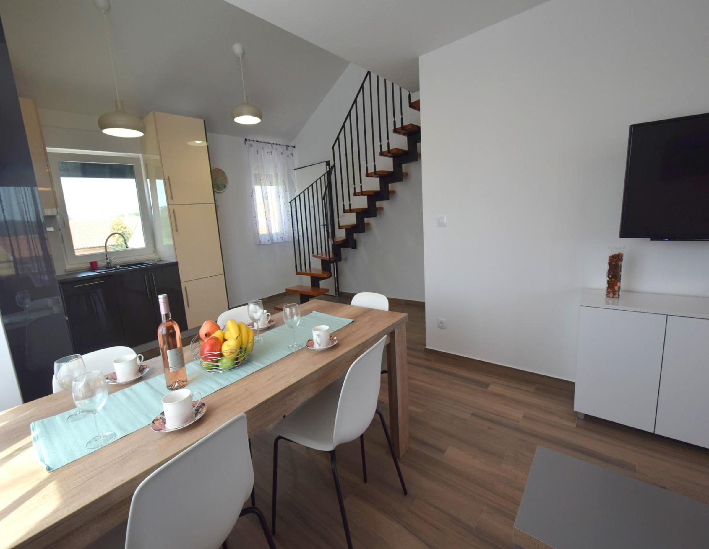 Maisonette photo 2