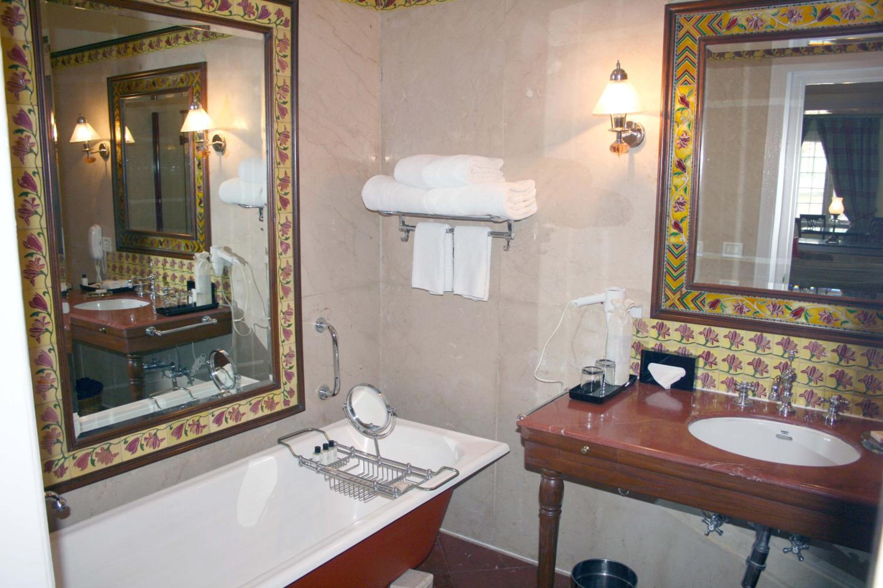Premium Palace Suite - Free WiFi - Photo 3