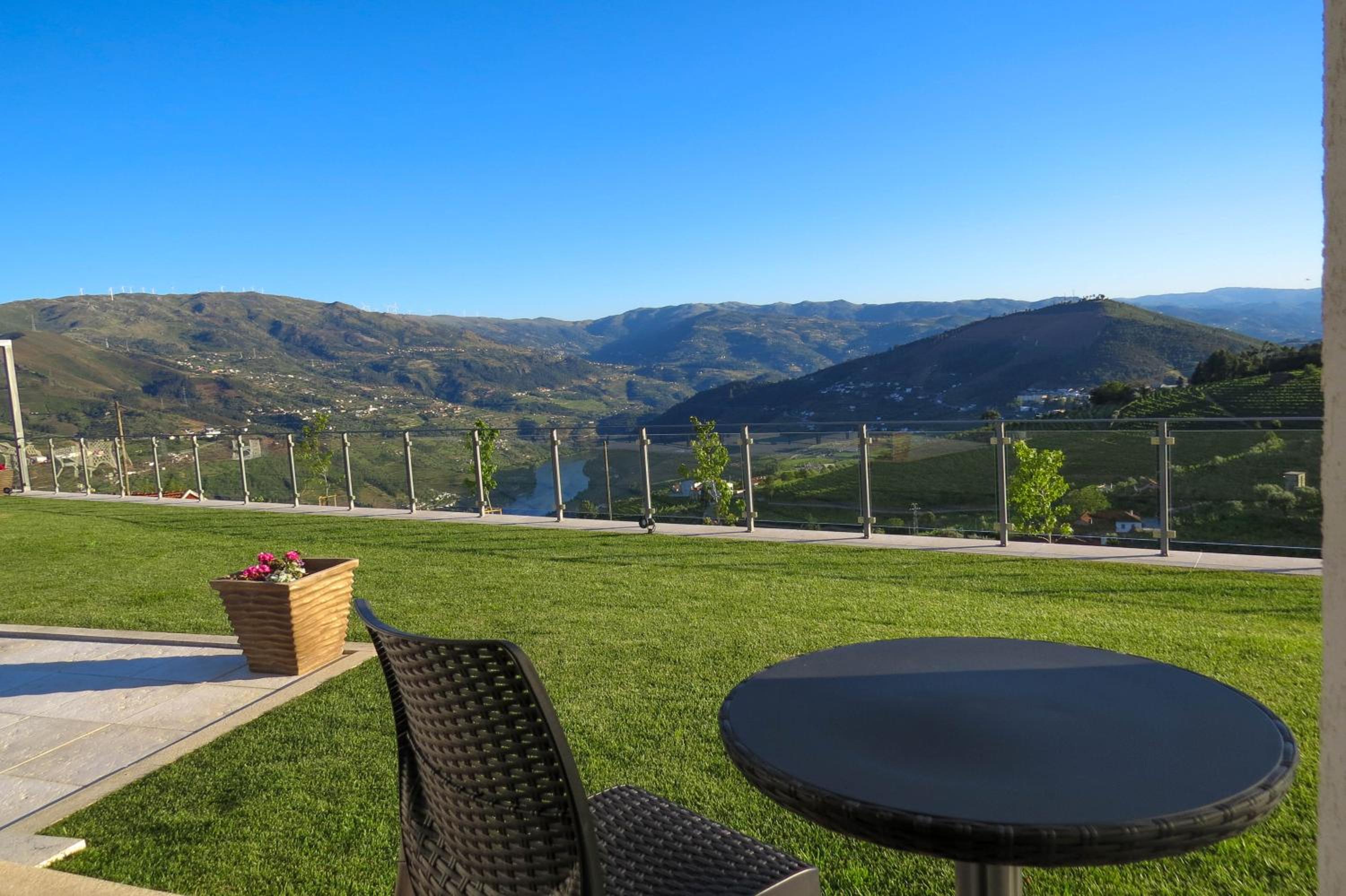 Suite with River View - Photo 6
