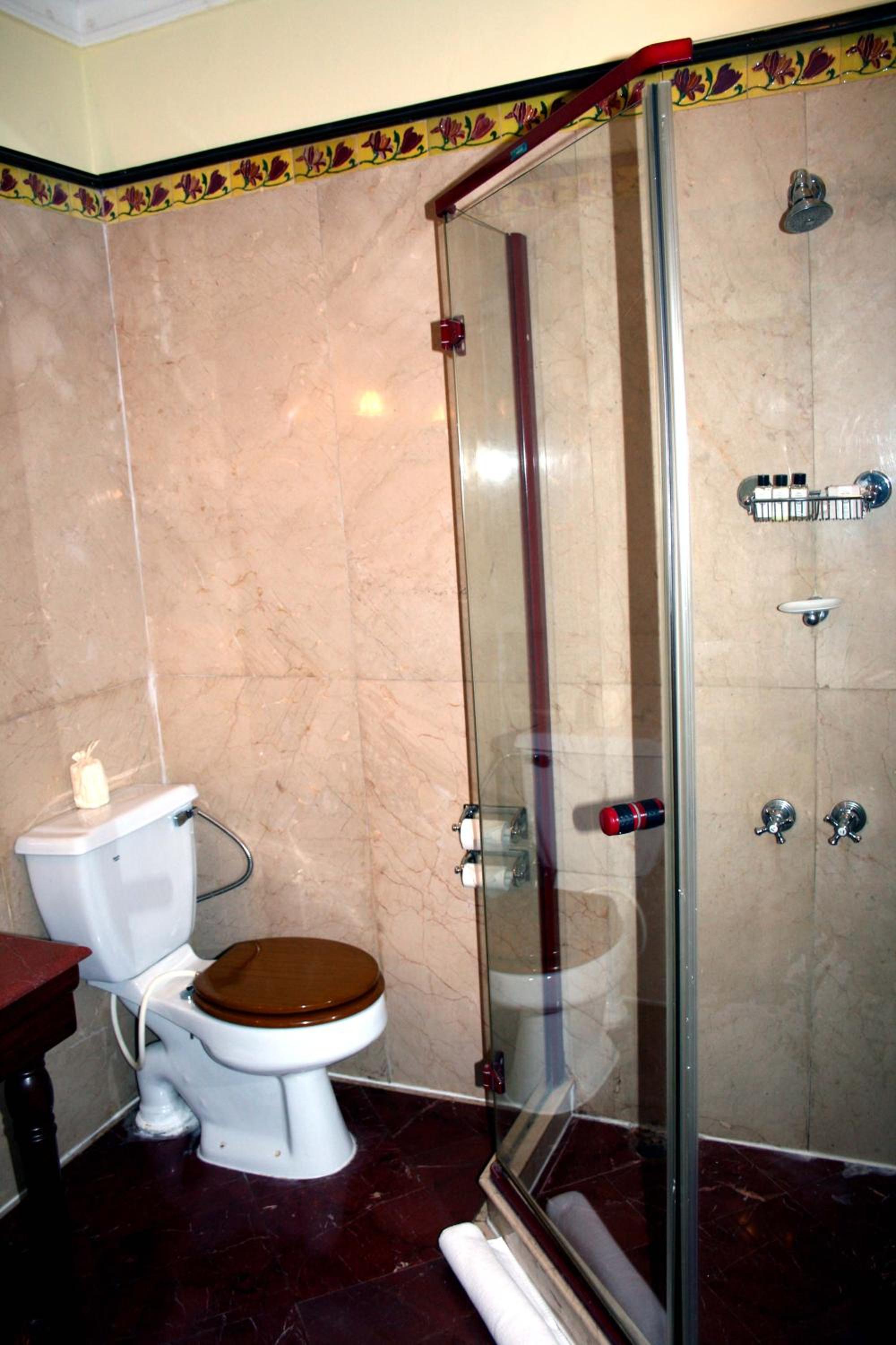 Deluxe Palace Suite- Free WiFi - Photo 2