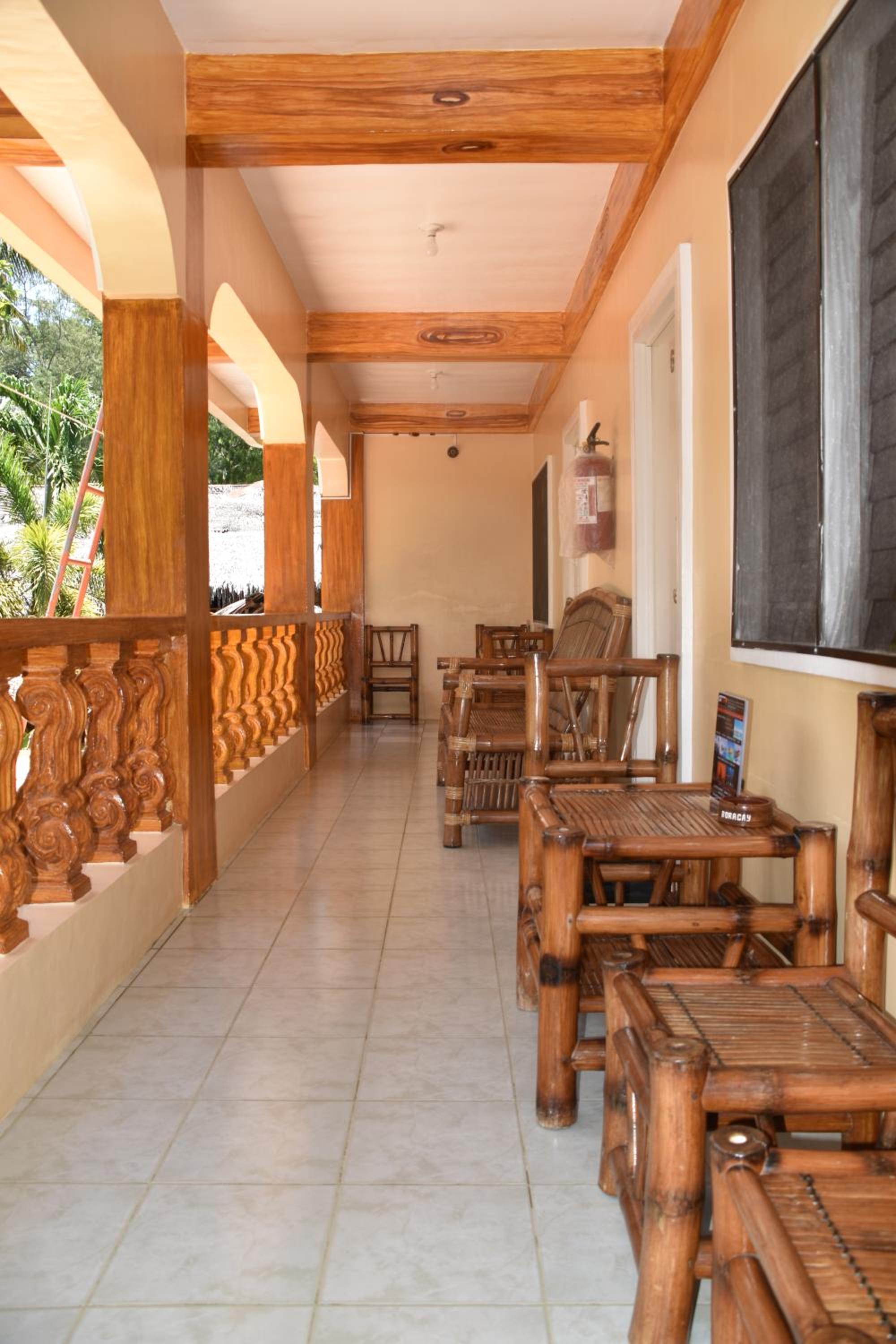 Twin Room with Balcony - Photo 12