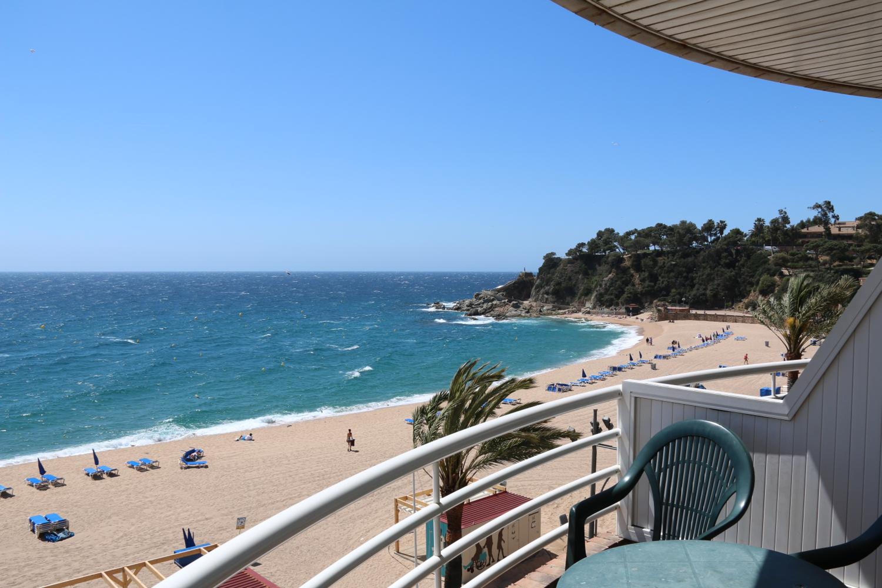 One-Bedroom Apartment with Sea View with Terrace photo 3