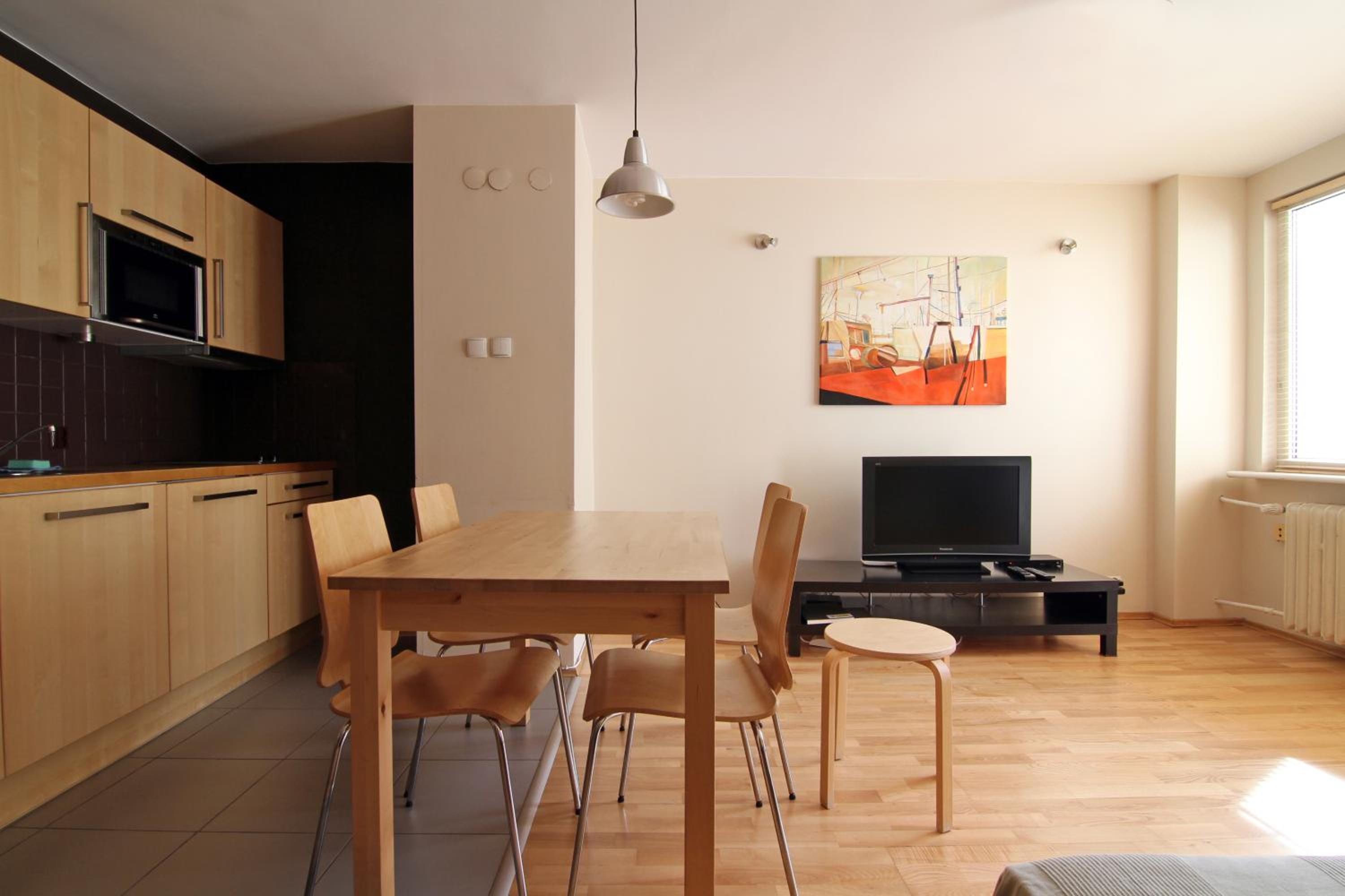 One-Bedroom Apartment photo 1