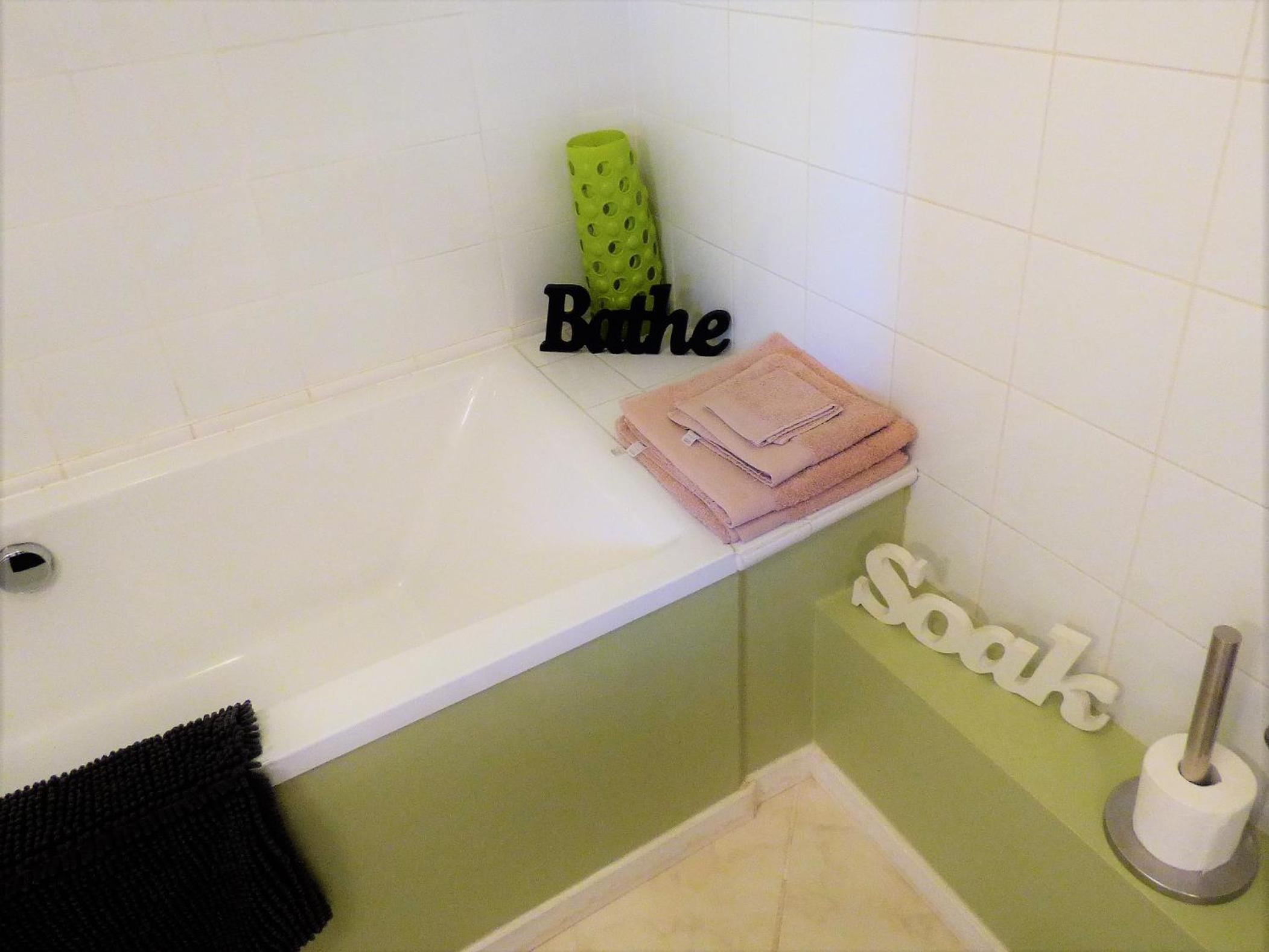 Deluxe Quadruple Room - Photo 14