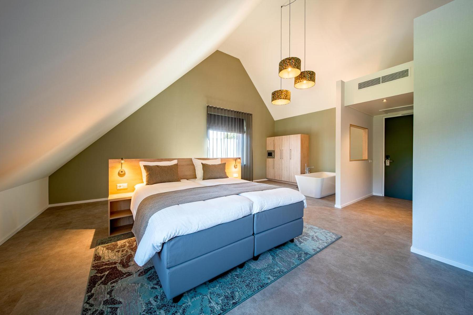 Family Room with Private Bathroom - Photo 1