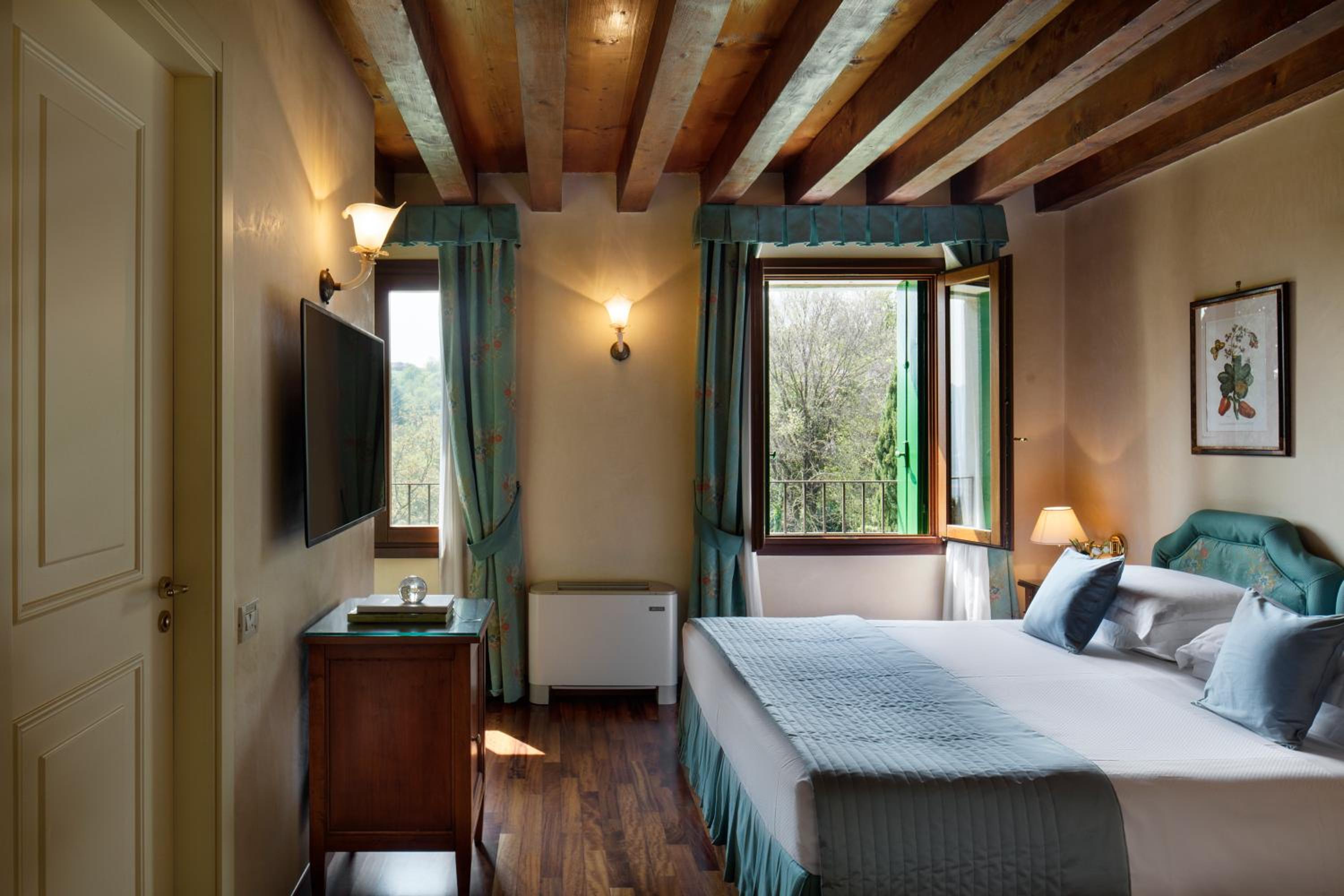 Superior Double Room - Photo 2
