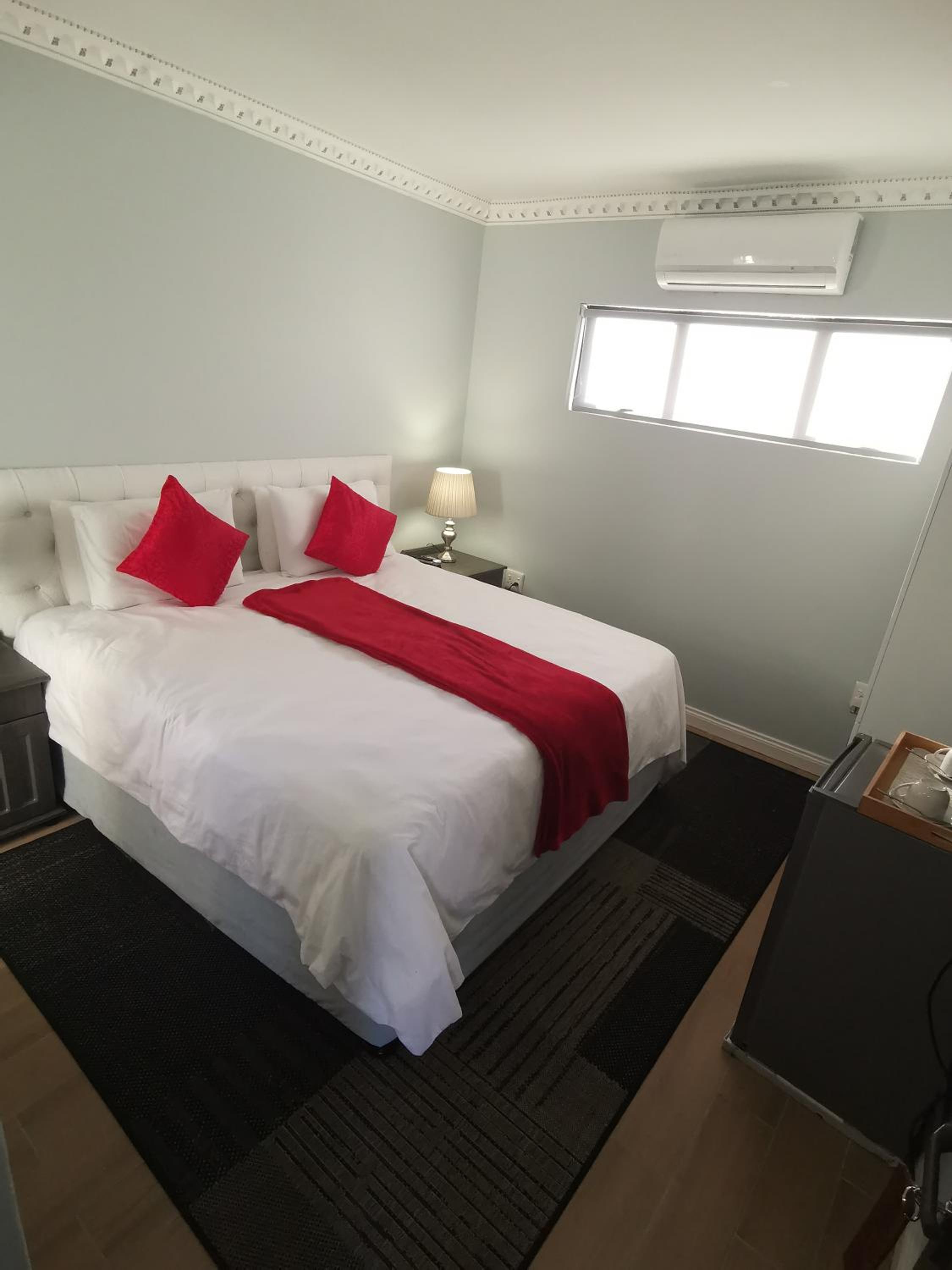 Deluxe King Room - Photo 2
