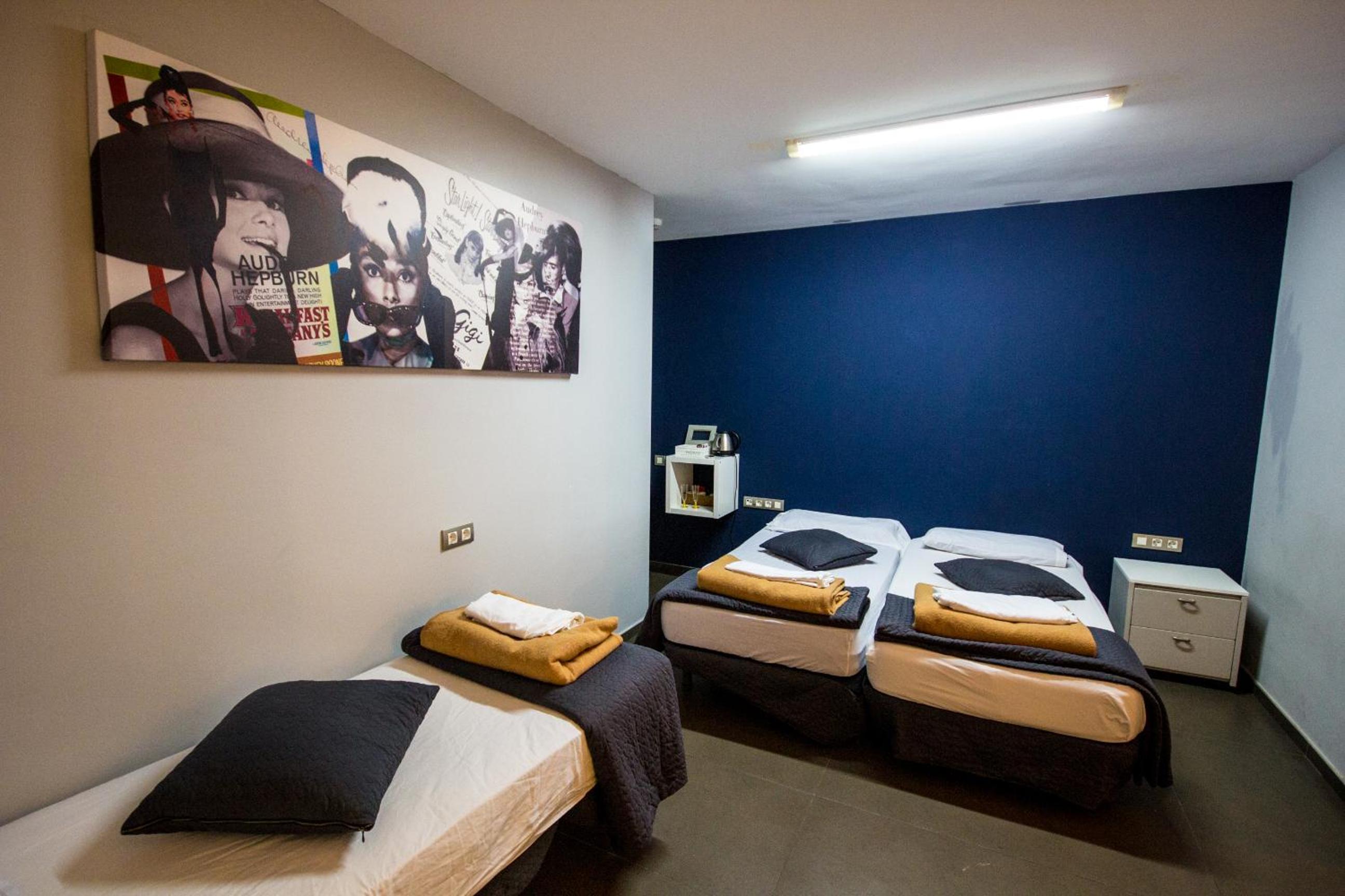 Twin Room With Extra Bed photo 3