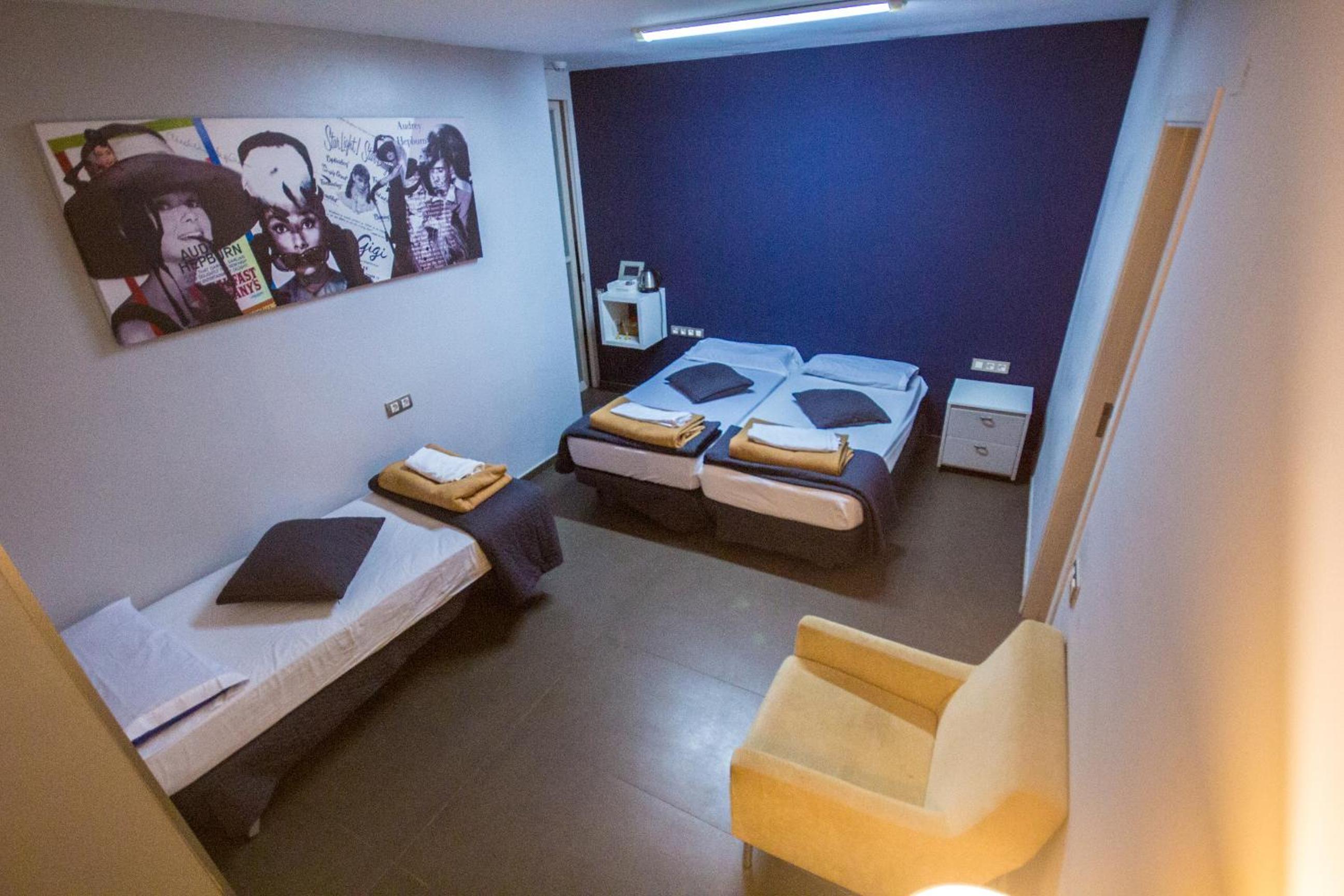 Twin Room With Extra Bed photo 2