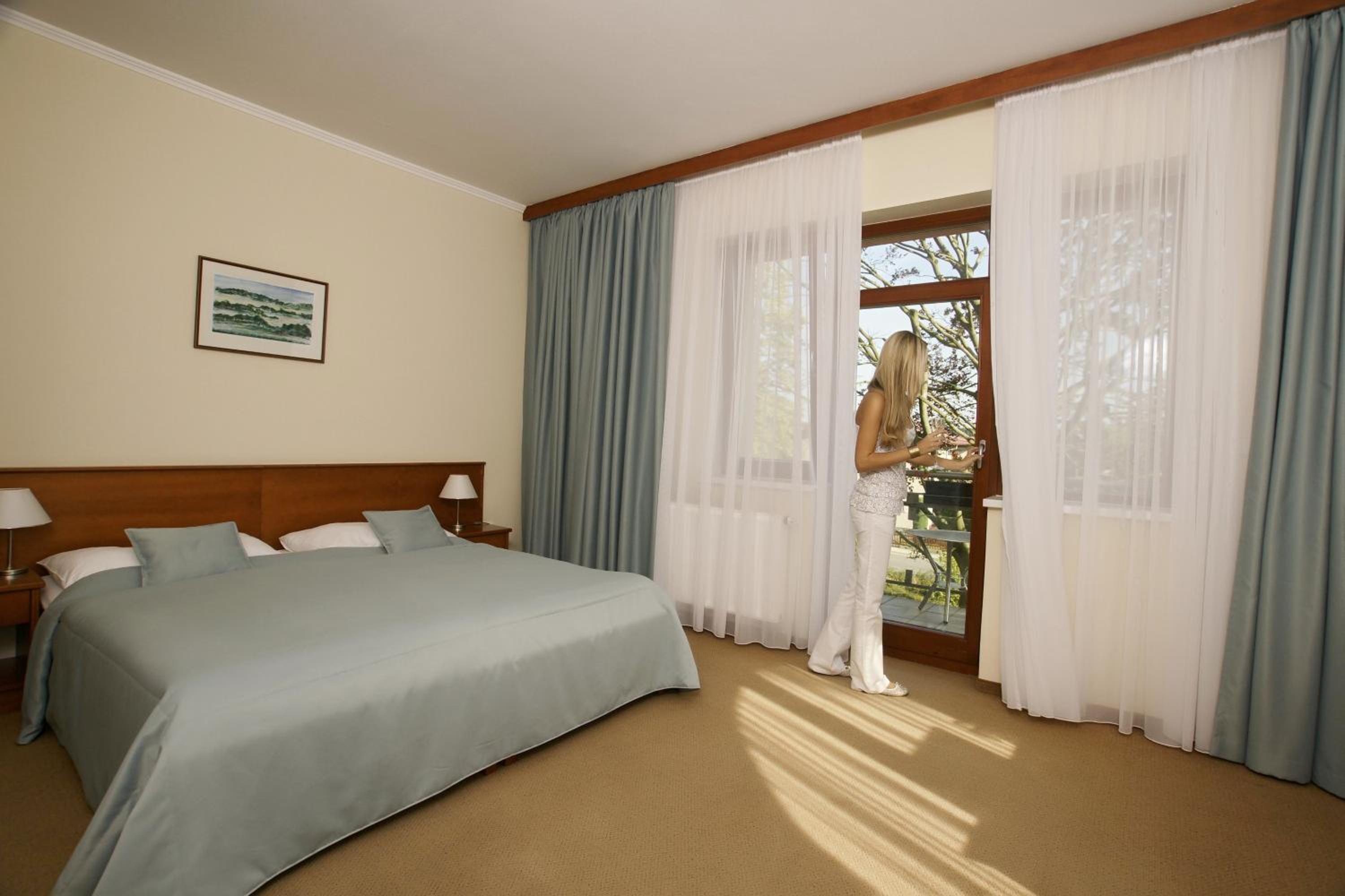 Double or Twin Room - Photo 3