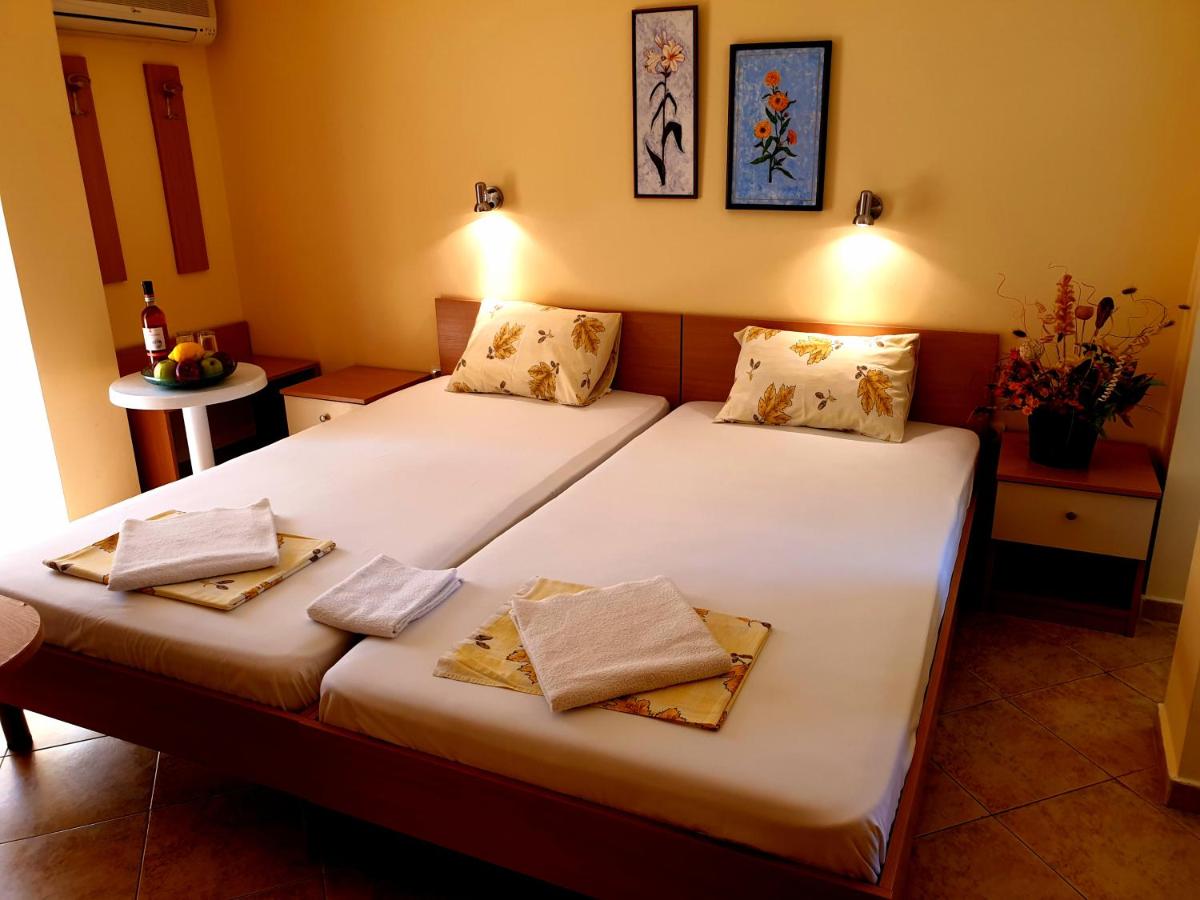 Double or Twin Room with Balcony photo 3