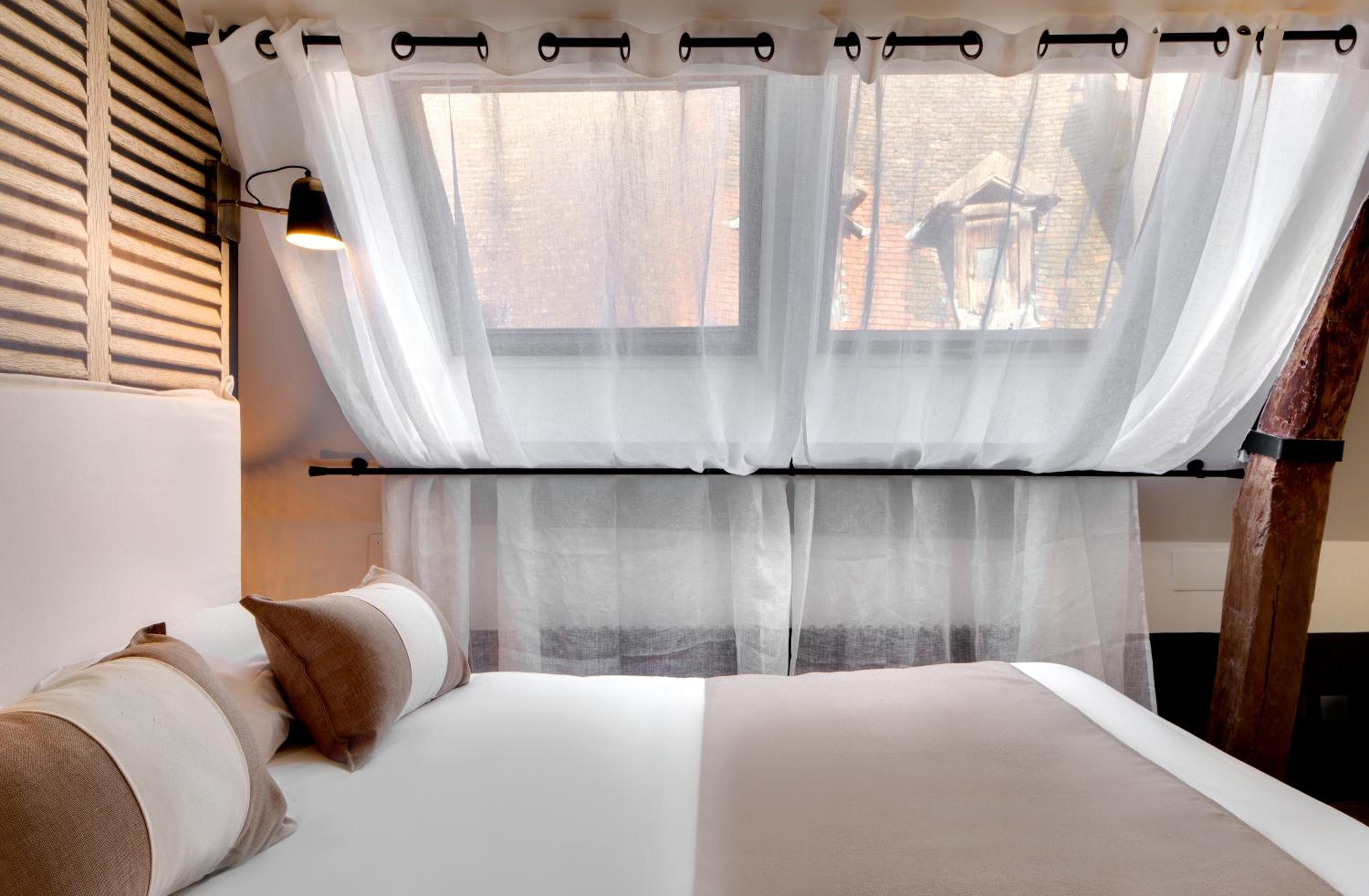 Deluxe Double Room - Maison des Ducs - 3rd Floor - No Elevator - Photo 6