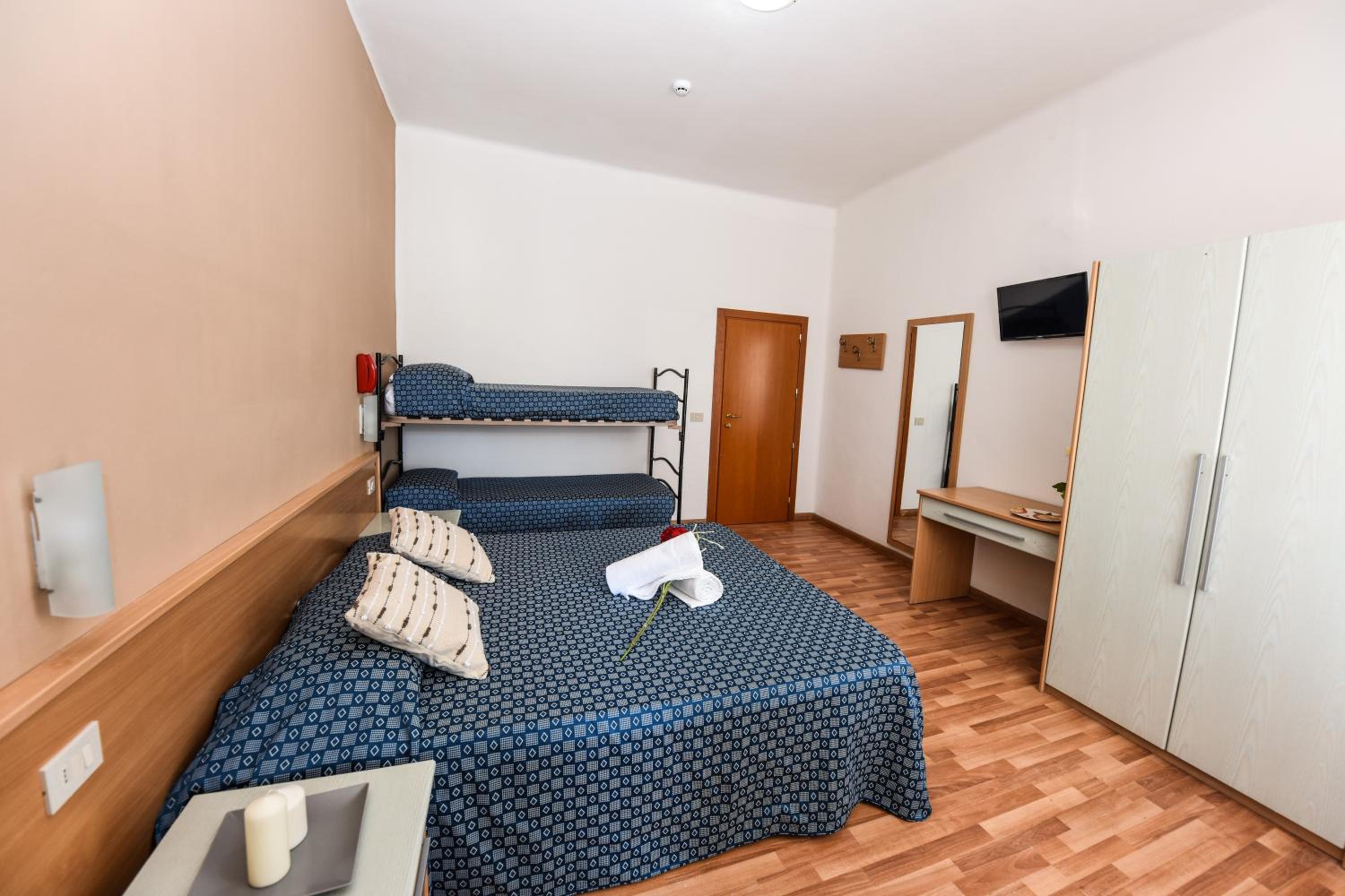 Triple Room with Balcony photo 1