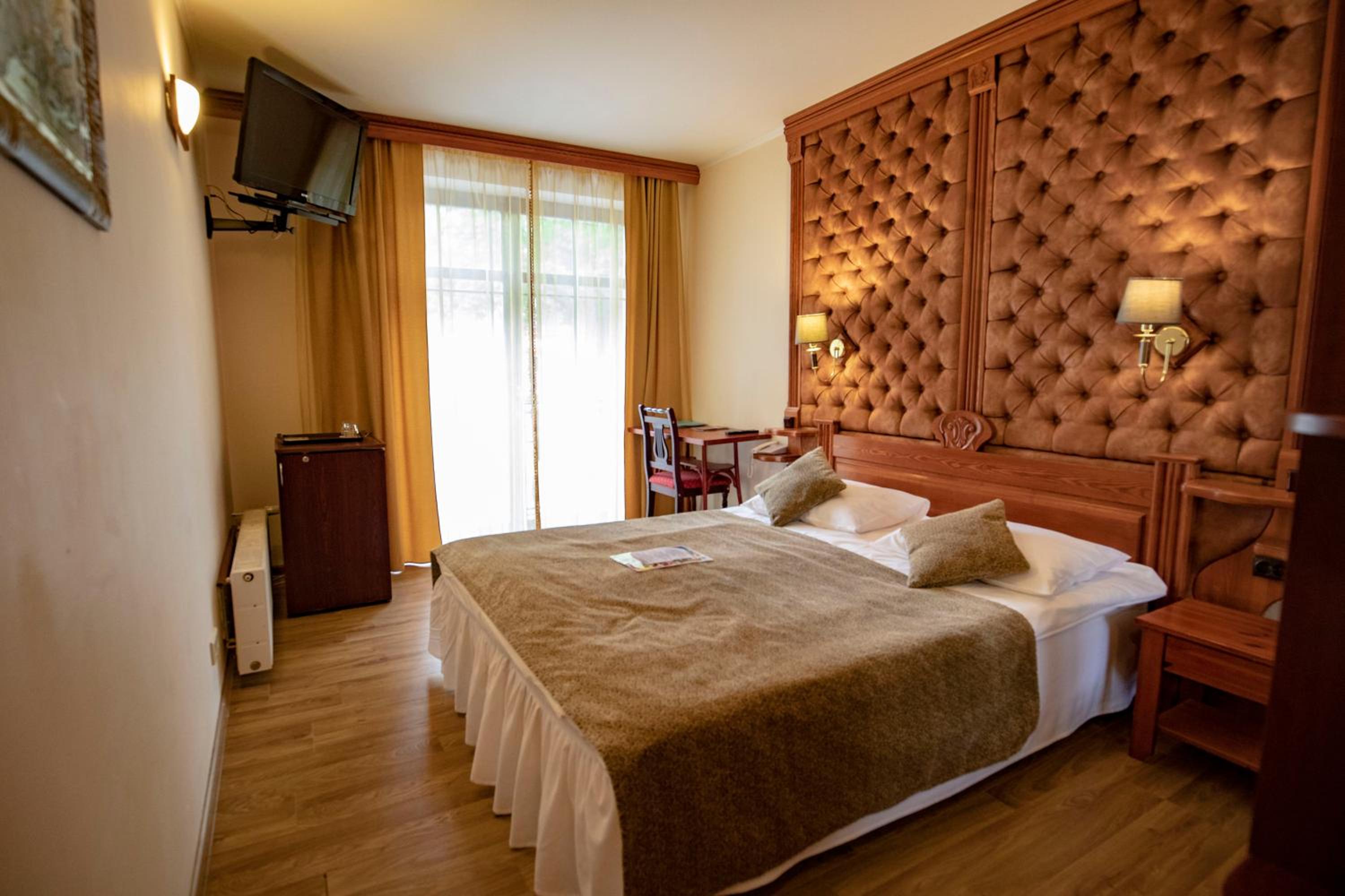 Standard Double Room - Photo 7