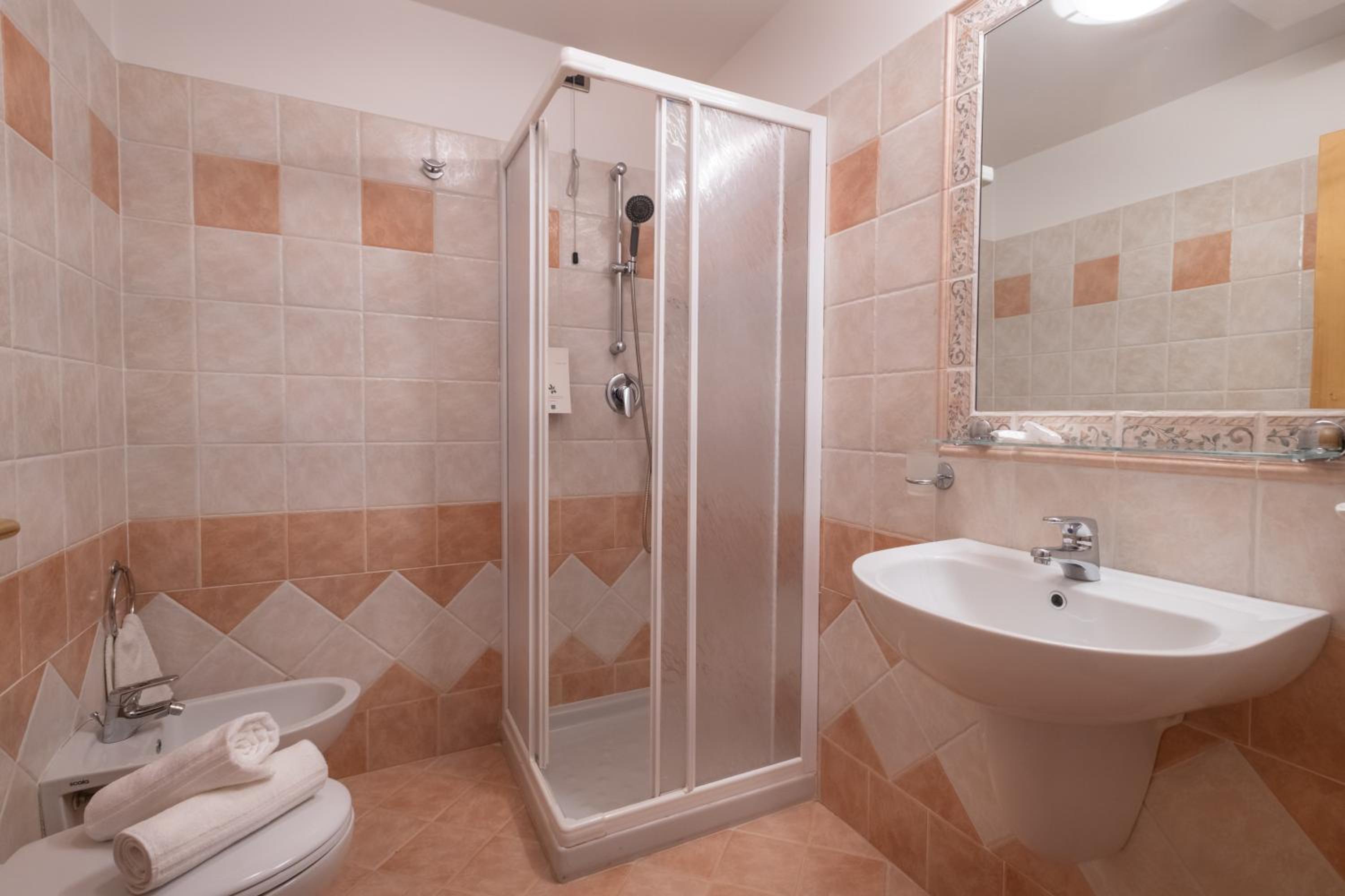 Classic Triple Room photo 2