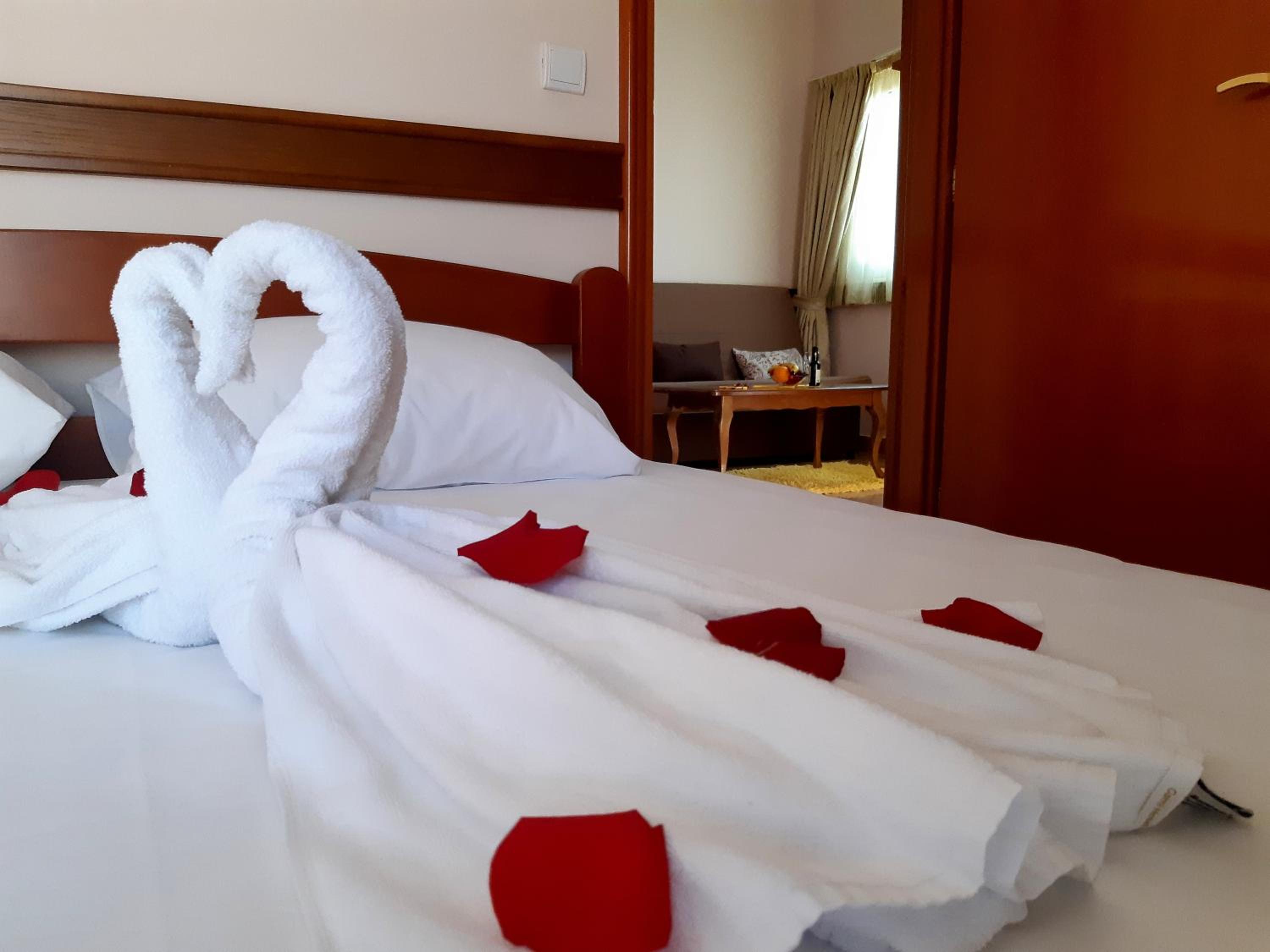 Double Suite with Balcony and Sea View - Photo 4
