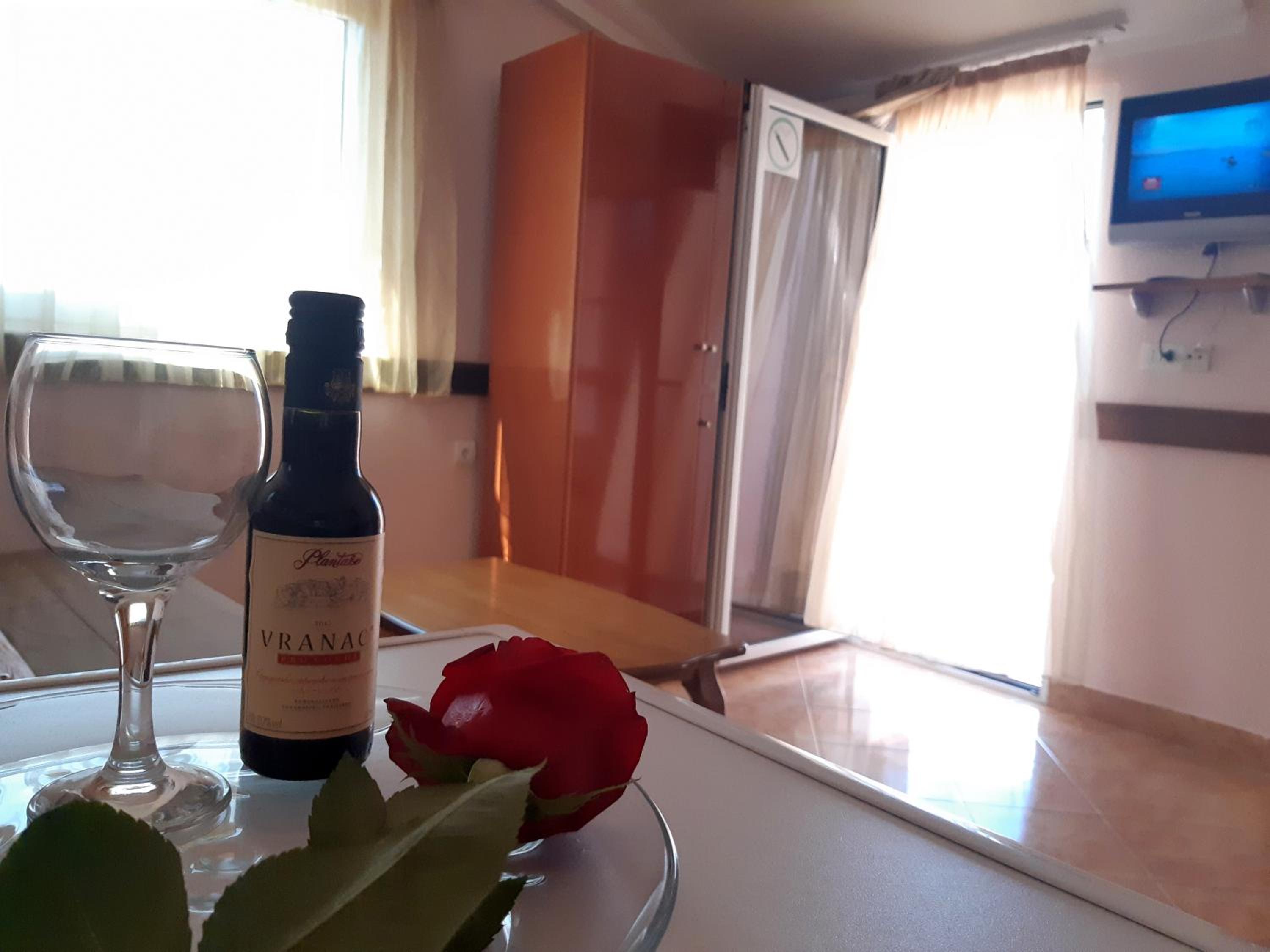 Double Suite with Balcony and Sea View - Photo 5