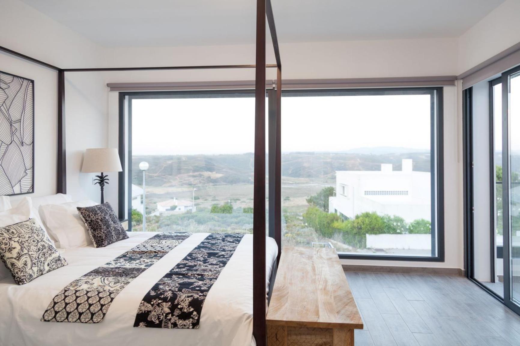 Villa photo 3
