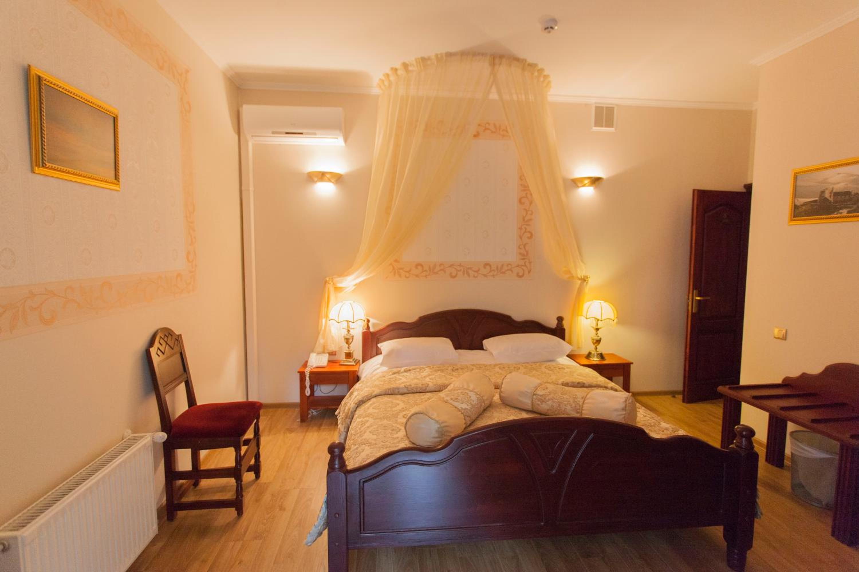 Suite - Photo 4