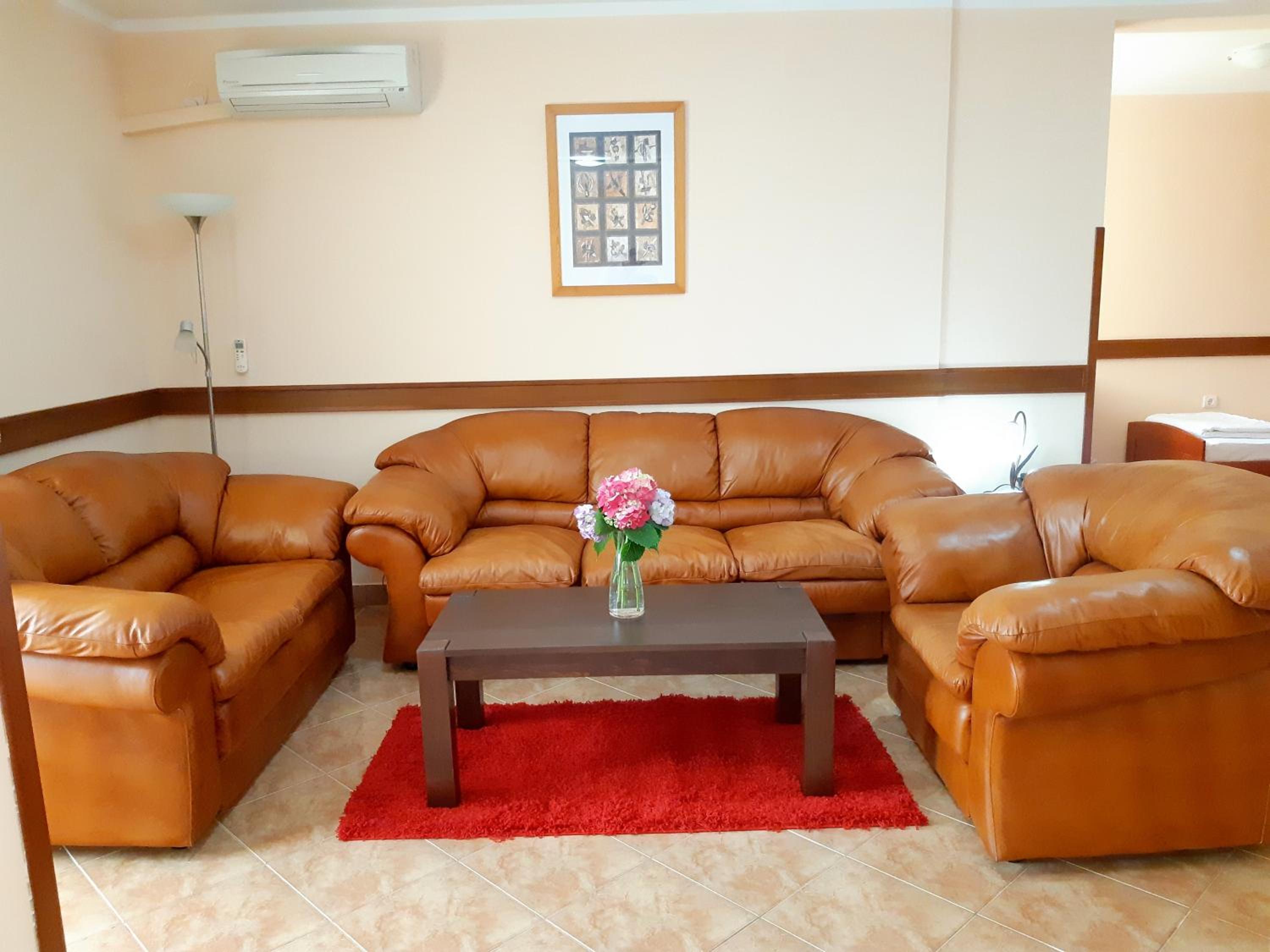 Suite with Balcony and Sea View - Photo 4