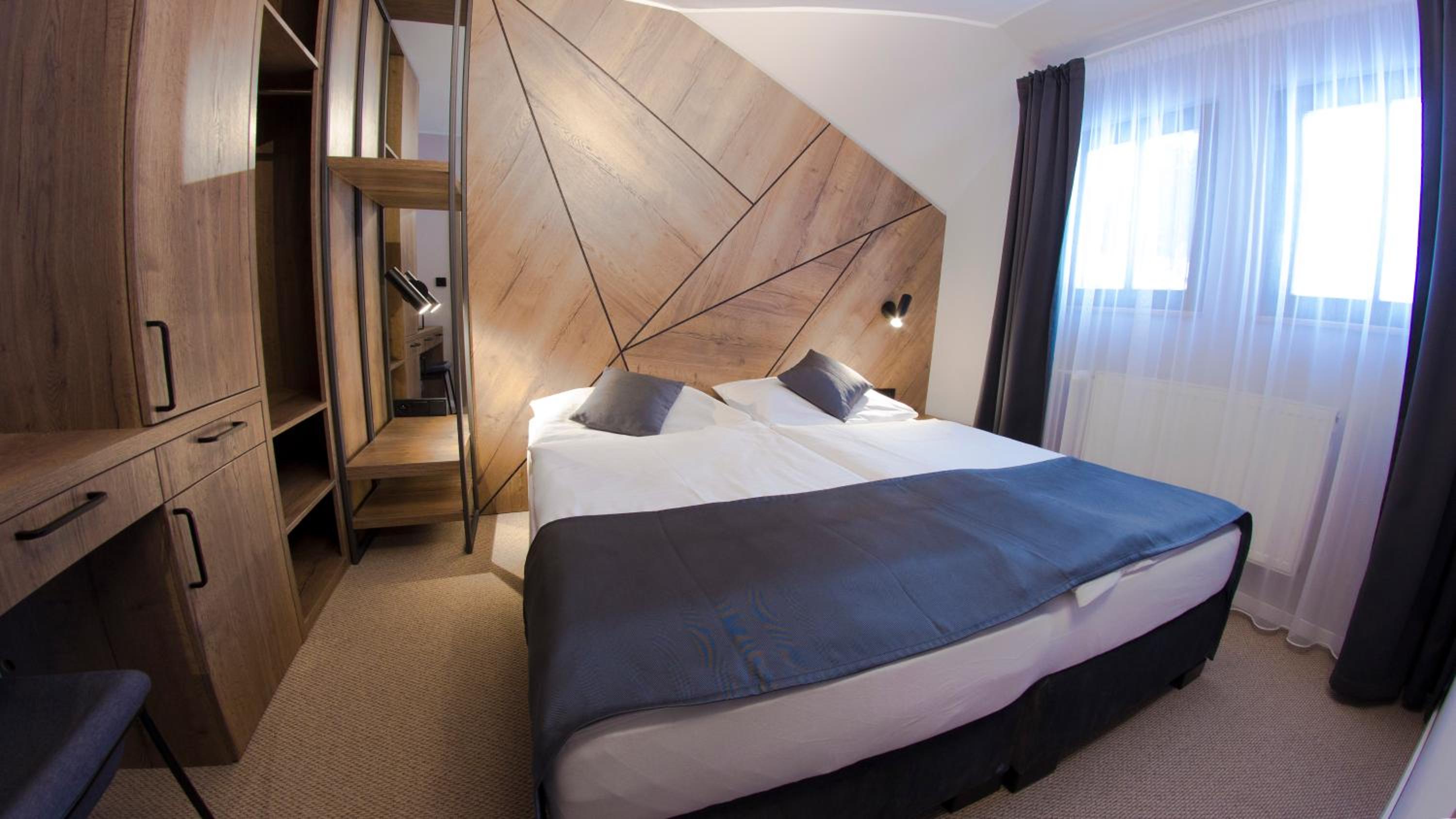 Double Room - Photo 5