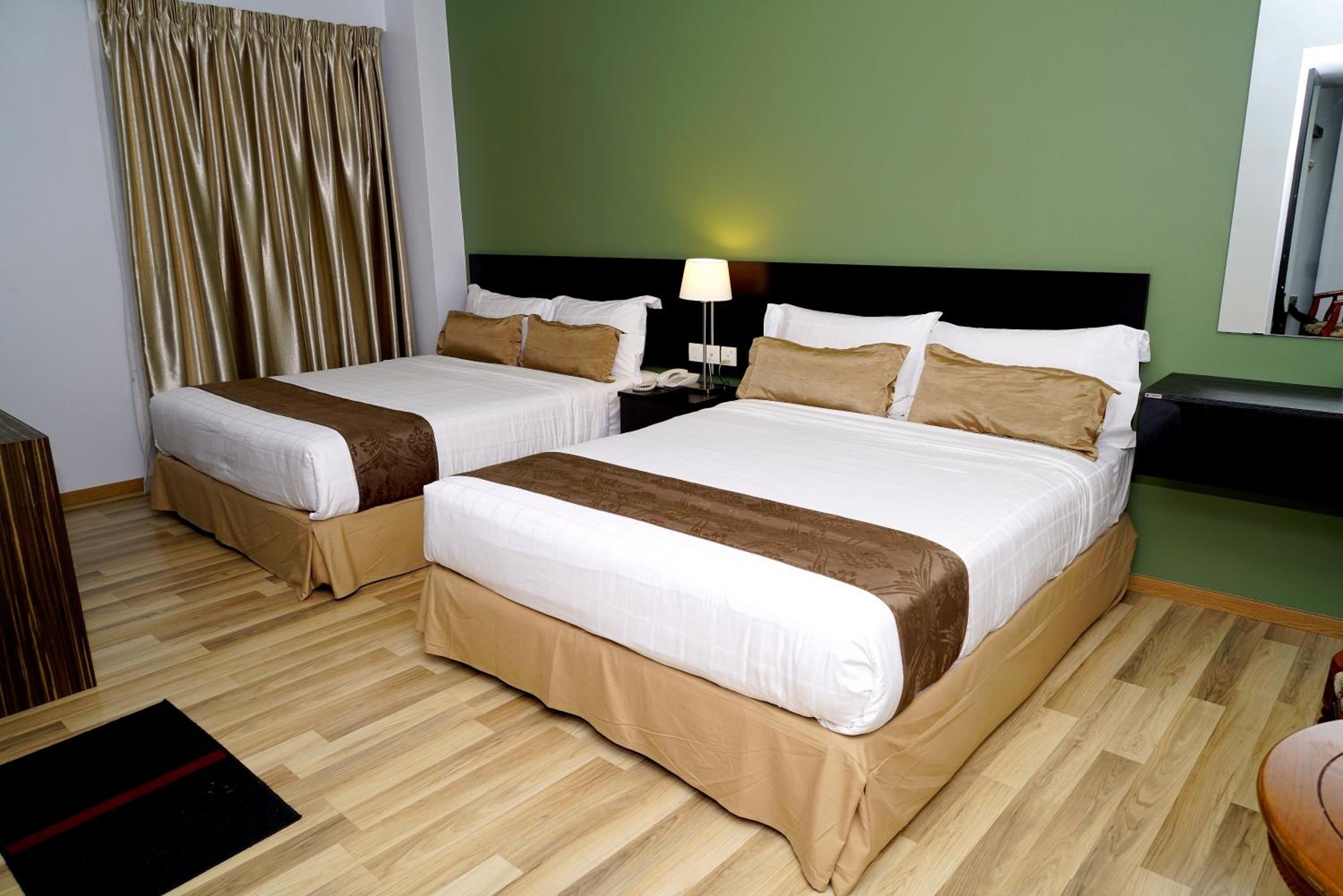 Deluxe Family Room photo 2