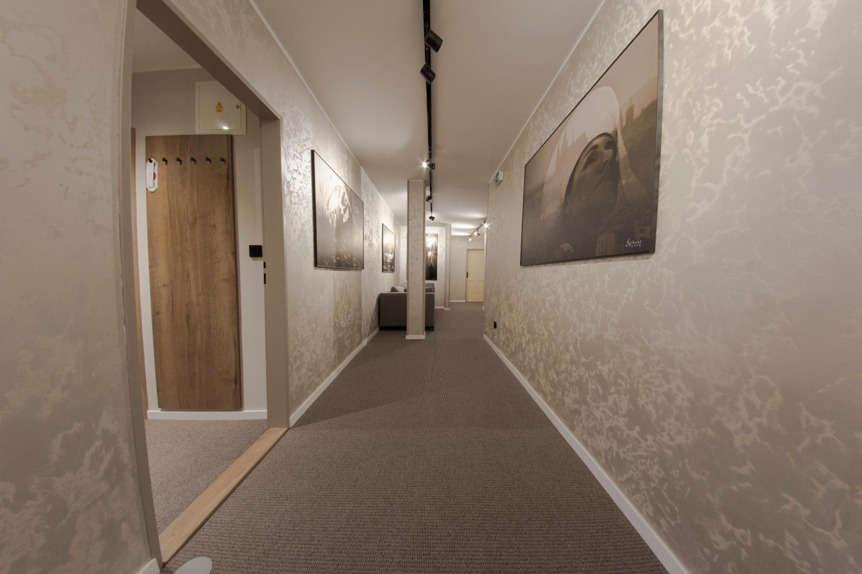Double Room - Photo 6