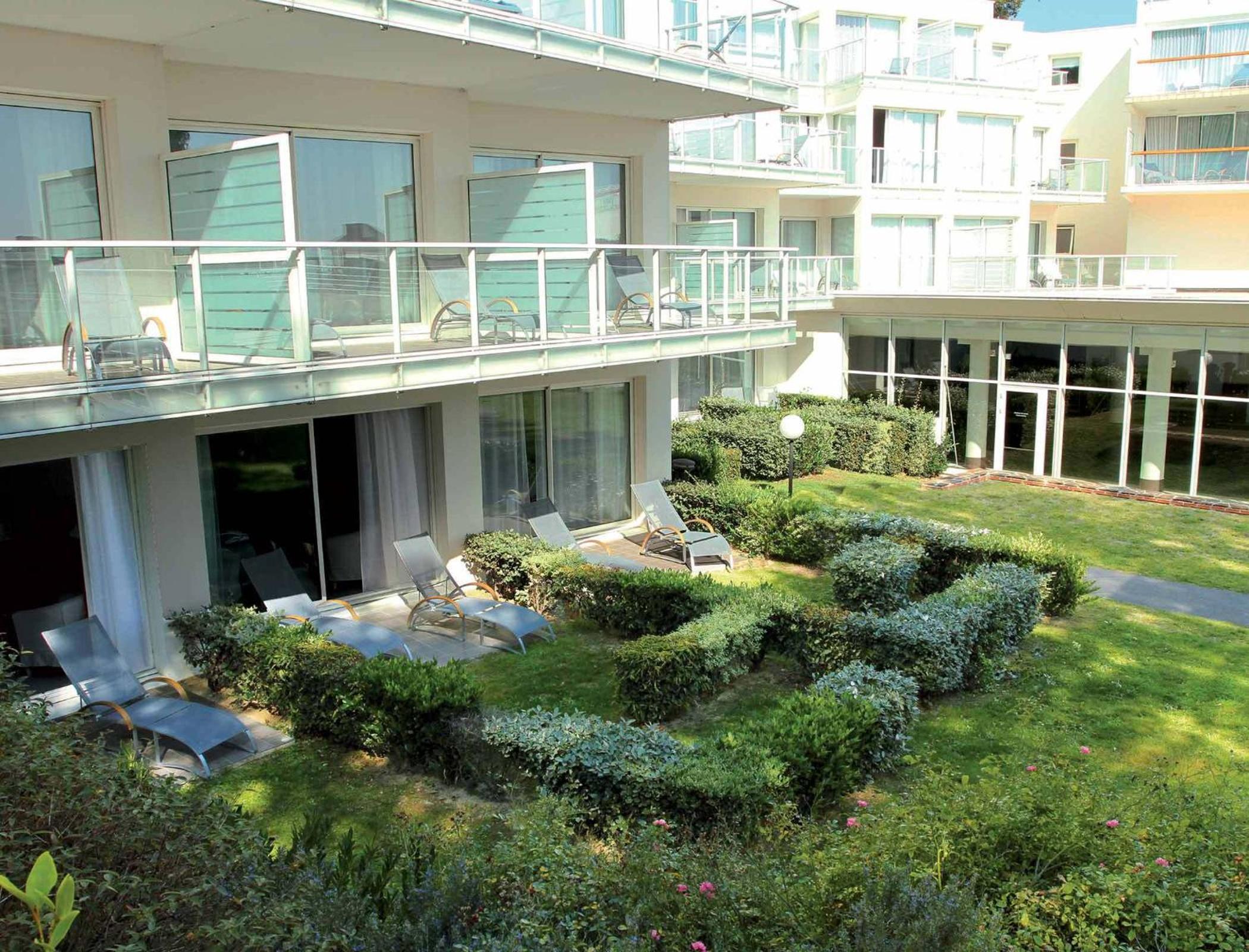 Double or Twin Room with Garden View - Photo 8