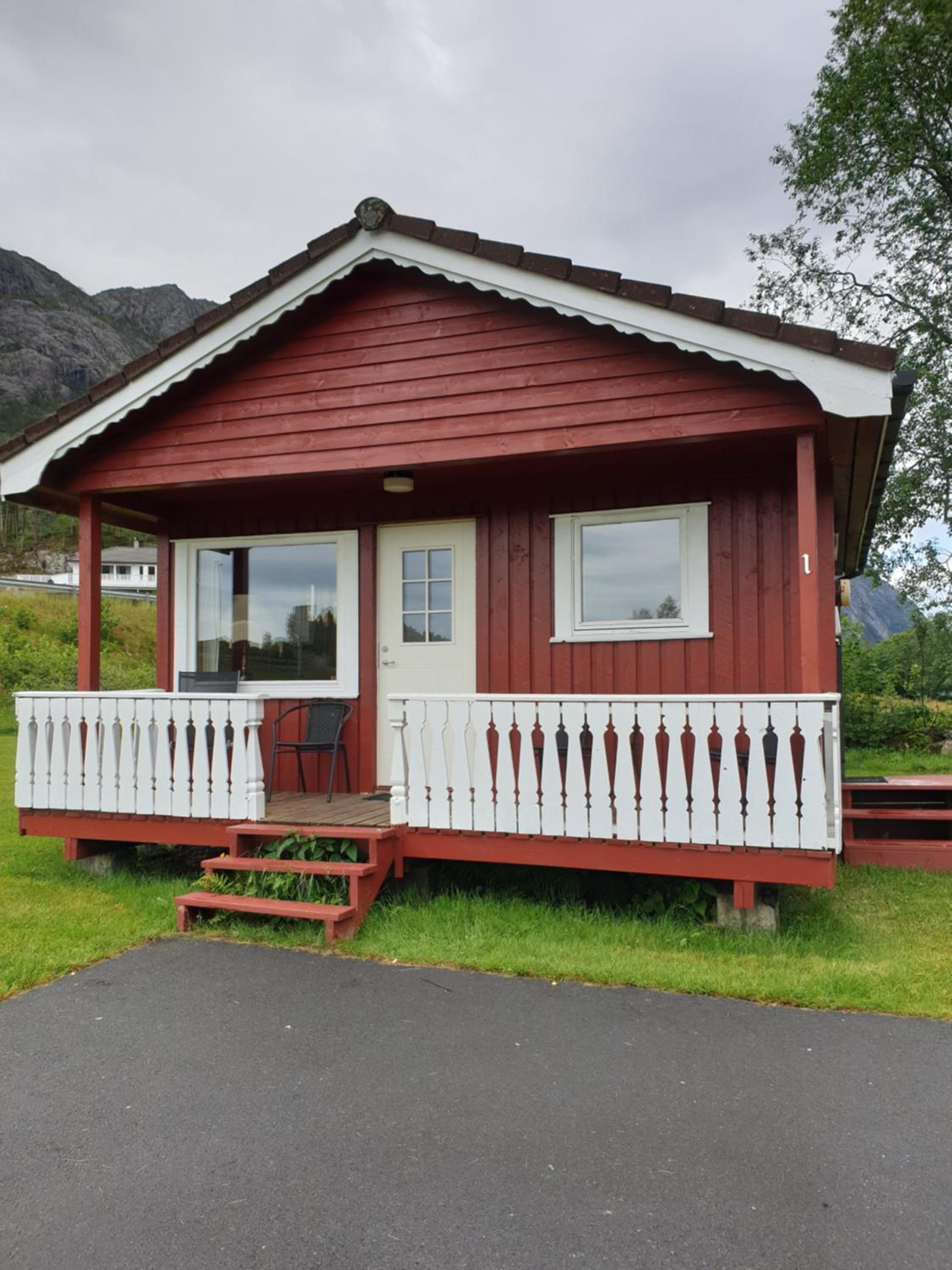 Two-Bedroom Cottage - Photo 7