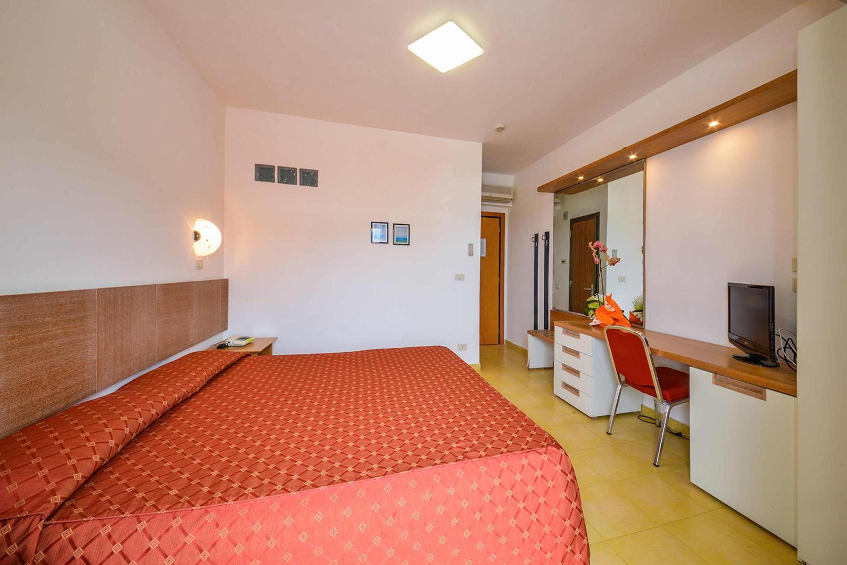 Standard Triple Room photo 1