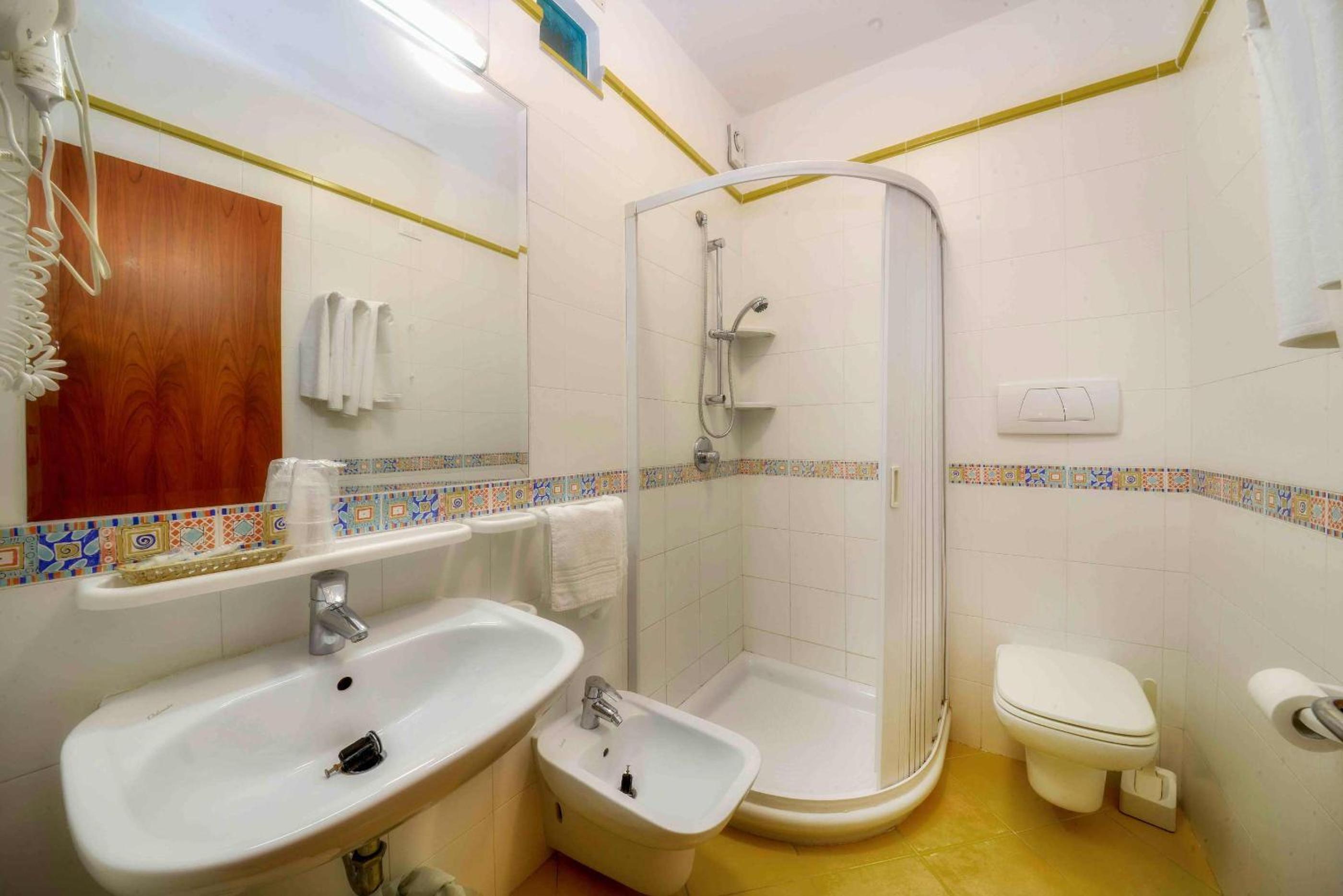 Superior Triple Room photo 3