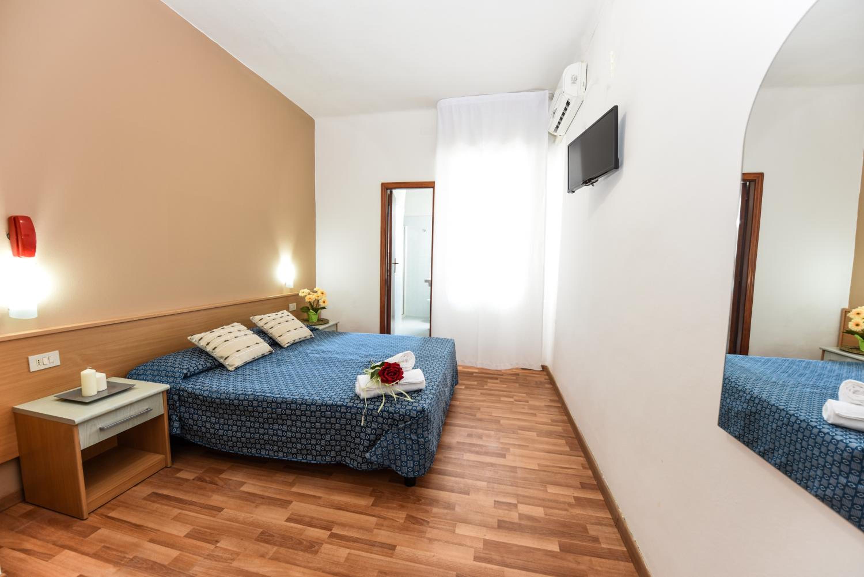 Economy Double Room photo 1