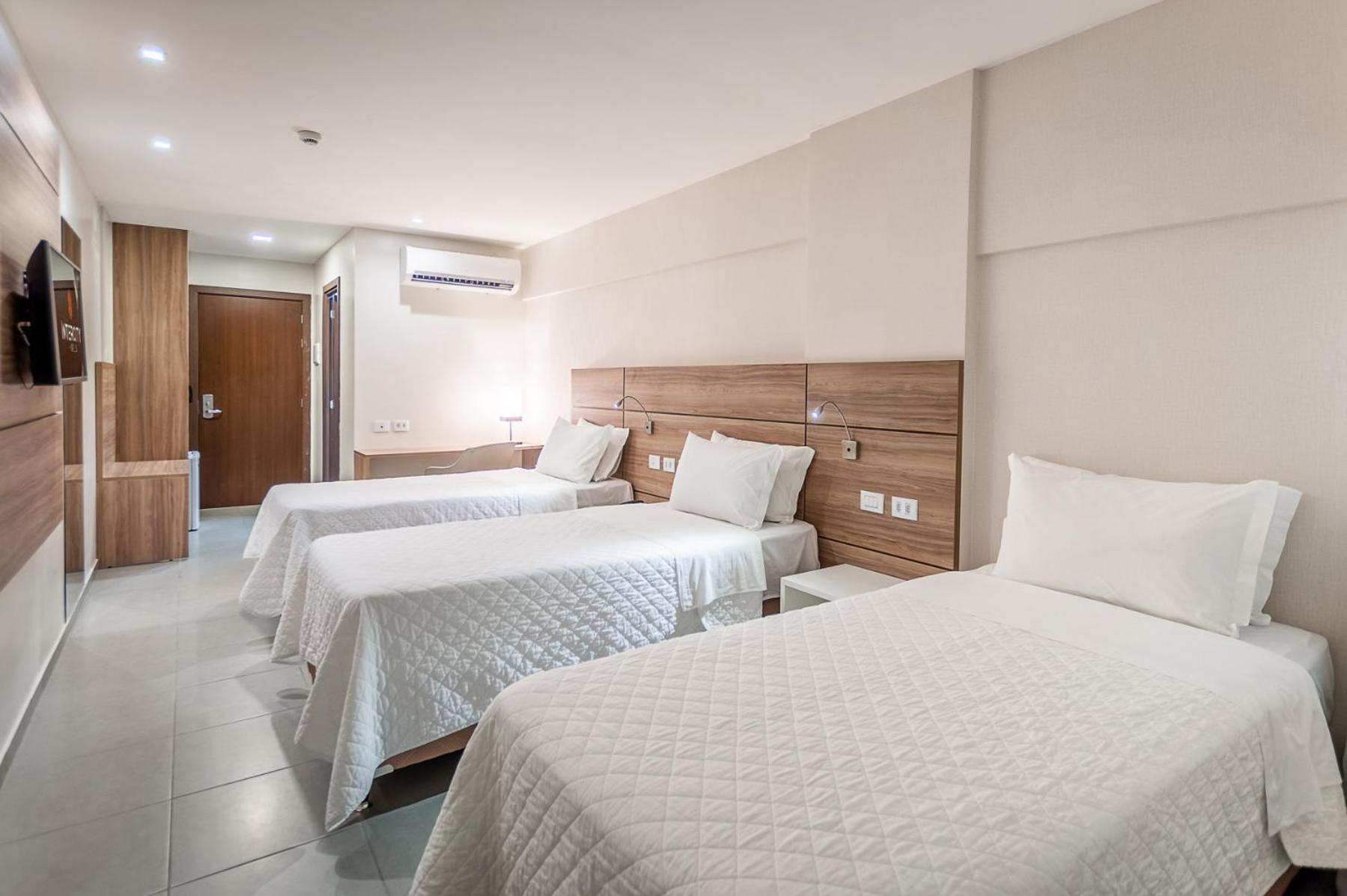 Standard Triple - 3 Single Beds photo 3