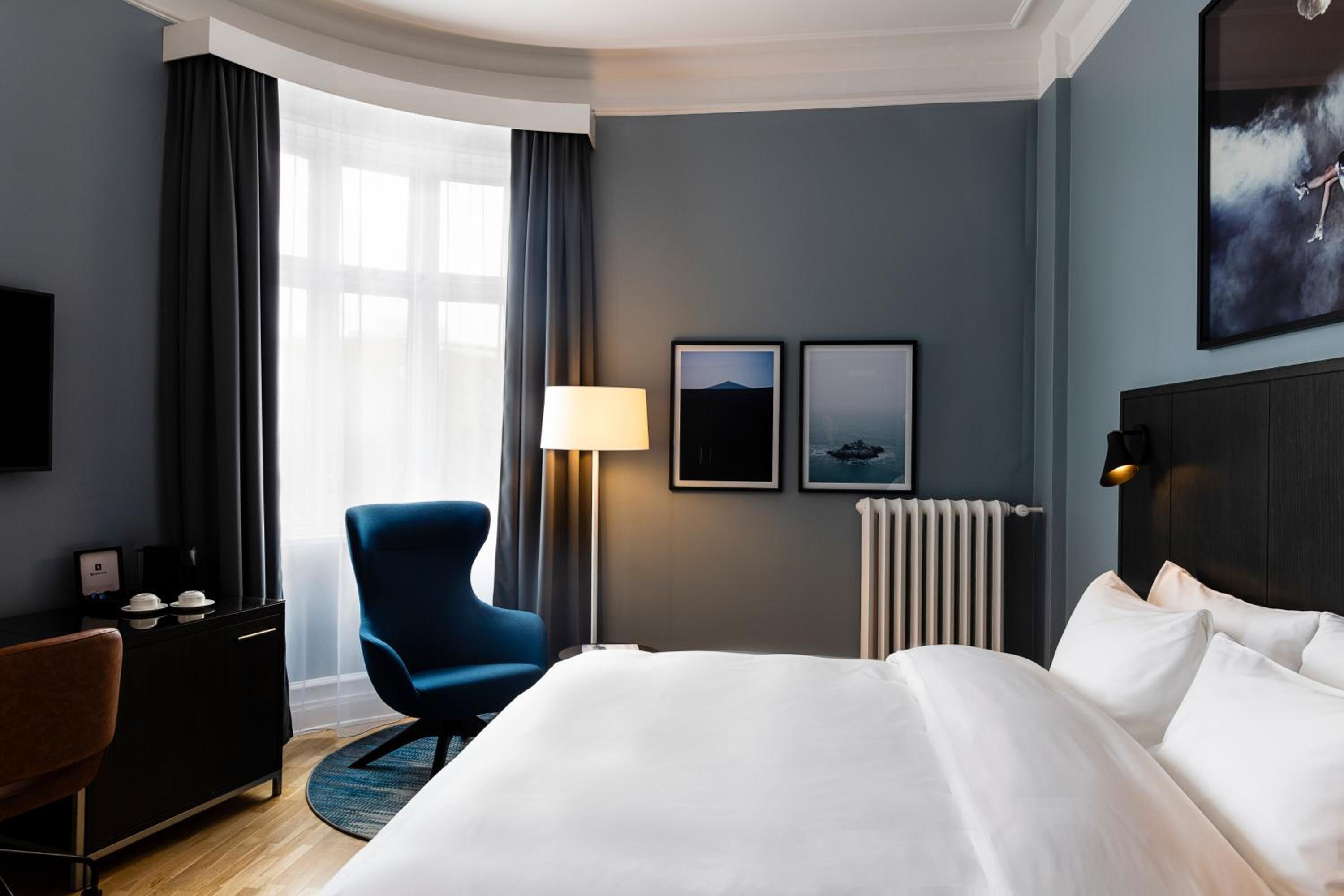 Premium Room - Photo 9