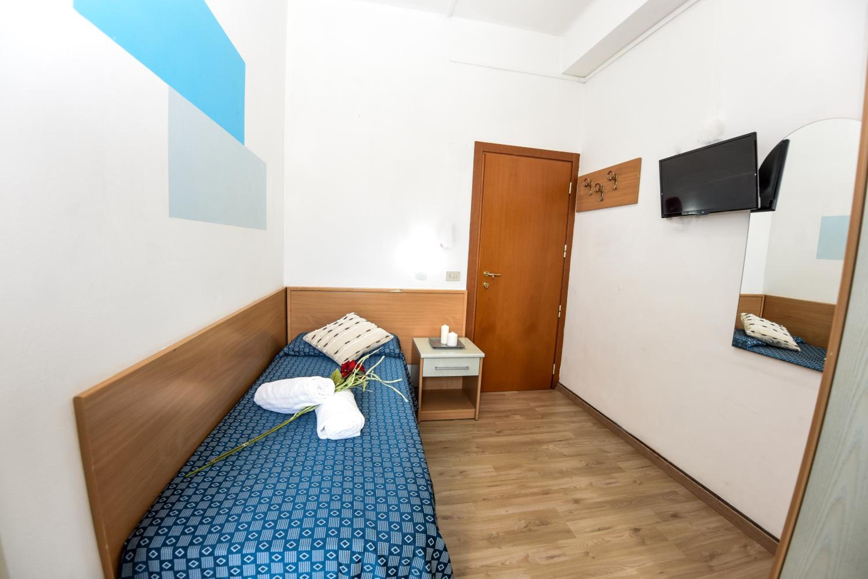 Single Room with Balcony photo 2