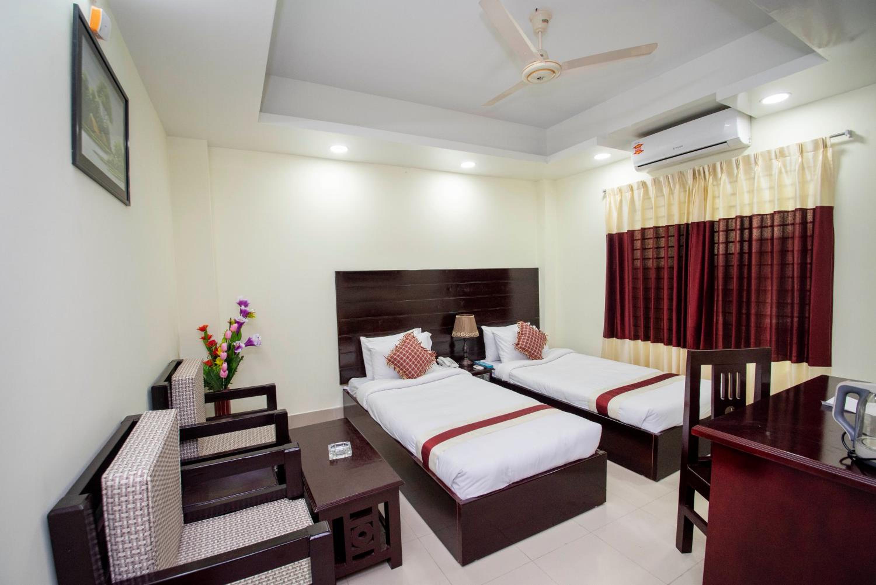 Deluxe Twin Room photo 3