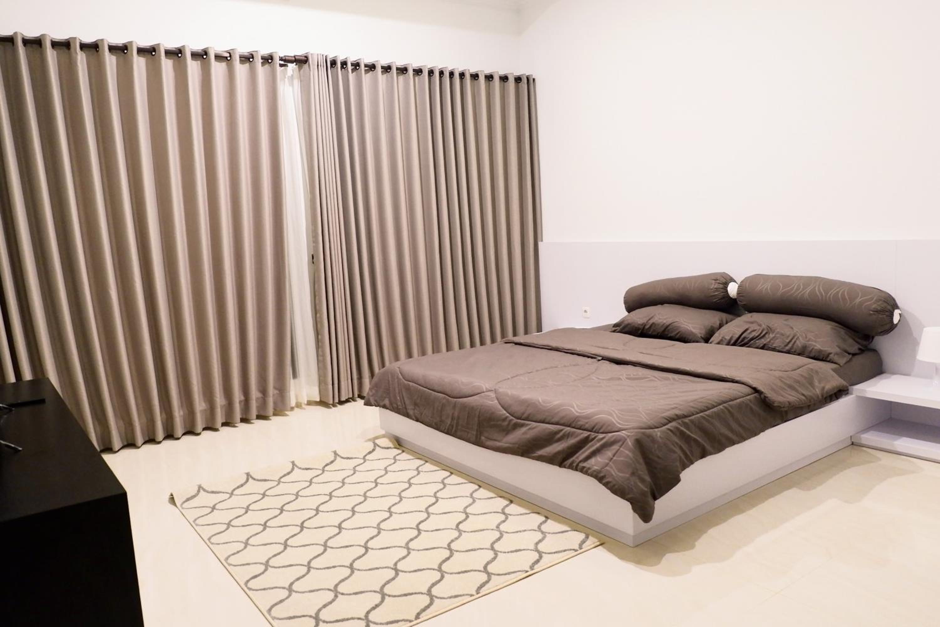 Three-Bedroom Villa - Photo 1