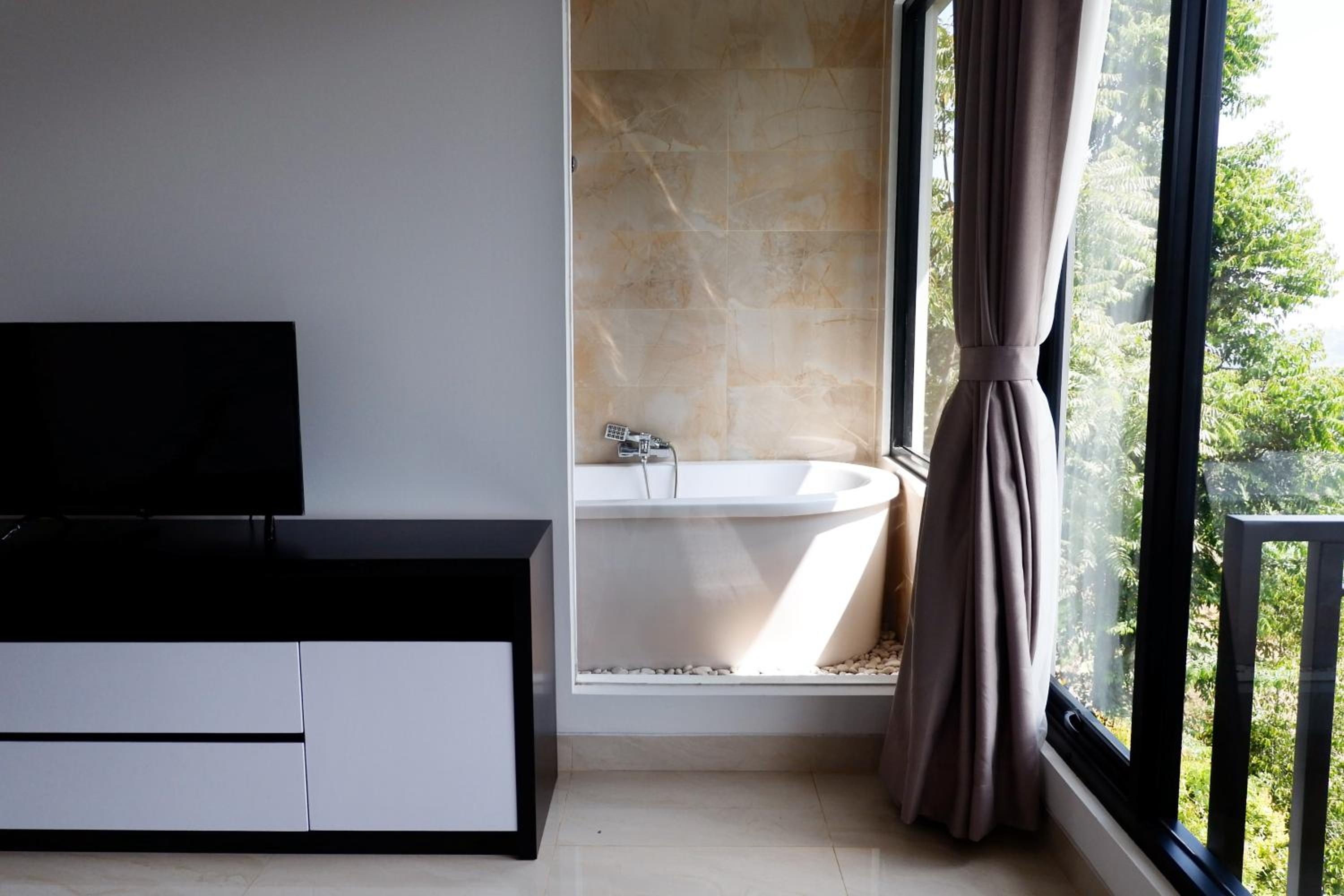 Three-Bedroom Villa - Photo 25