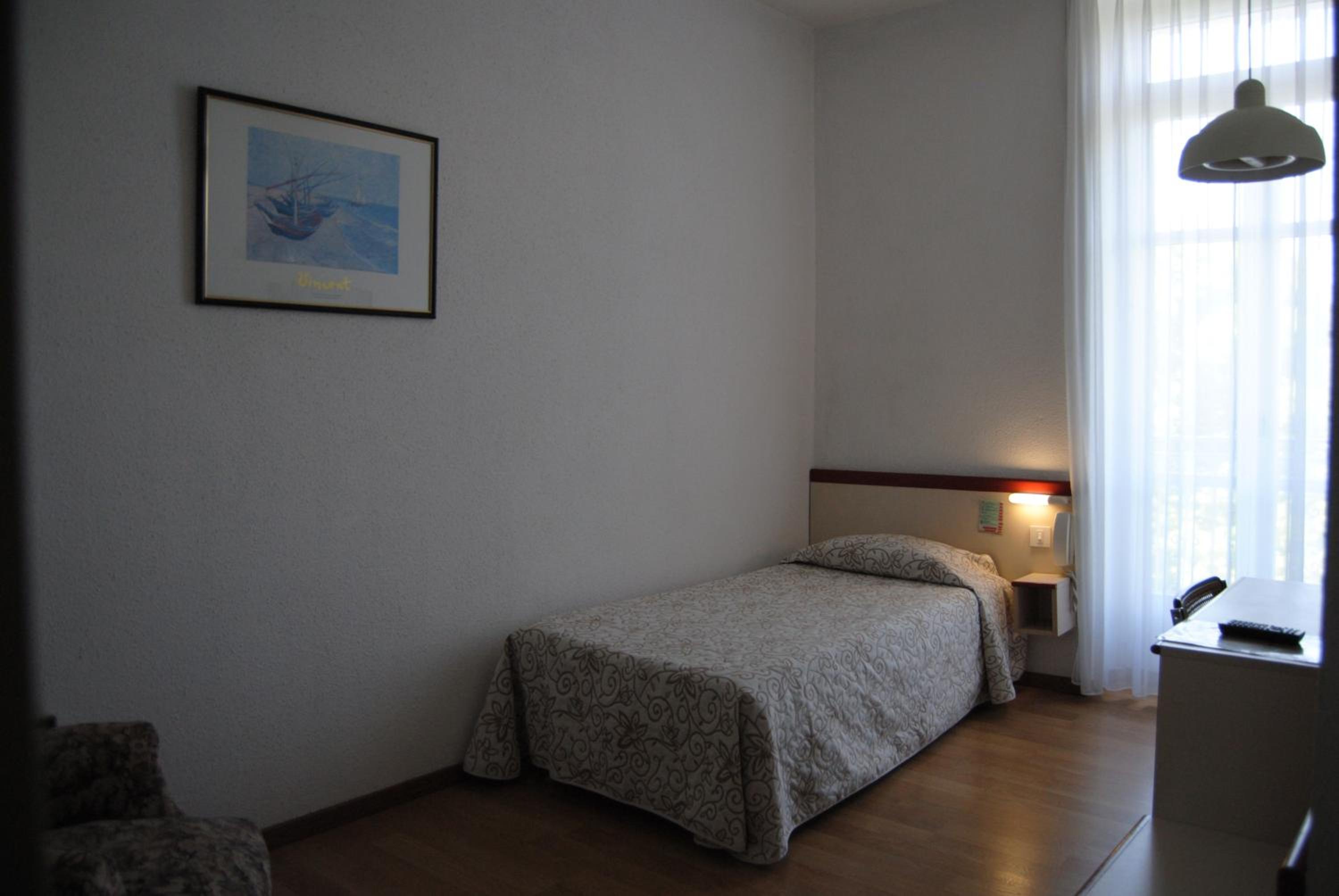 Single Room photo 2