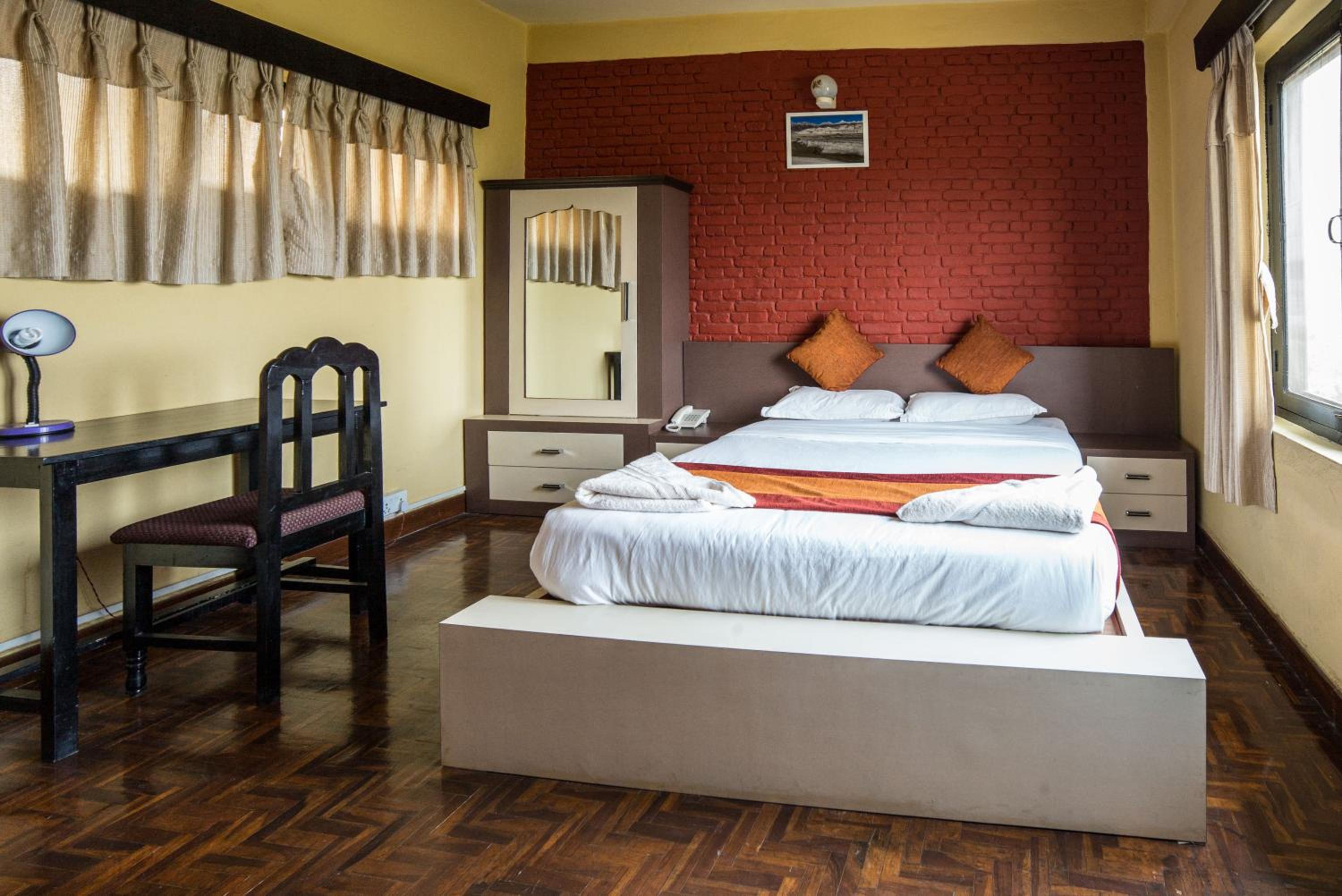 Deluxe Double or Twin Room photo 2