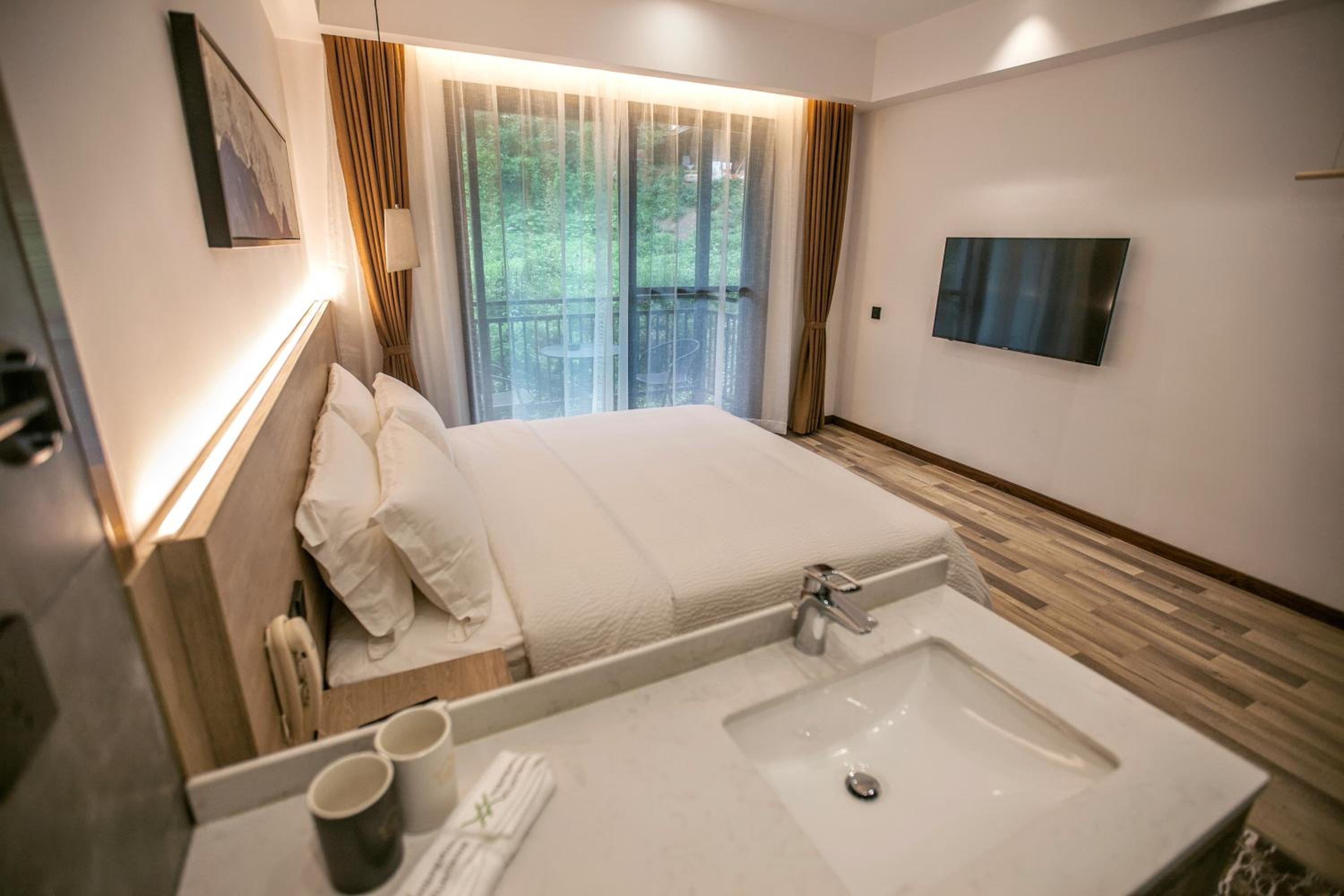 Double Room with Balcony photo 2