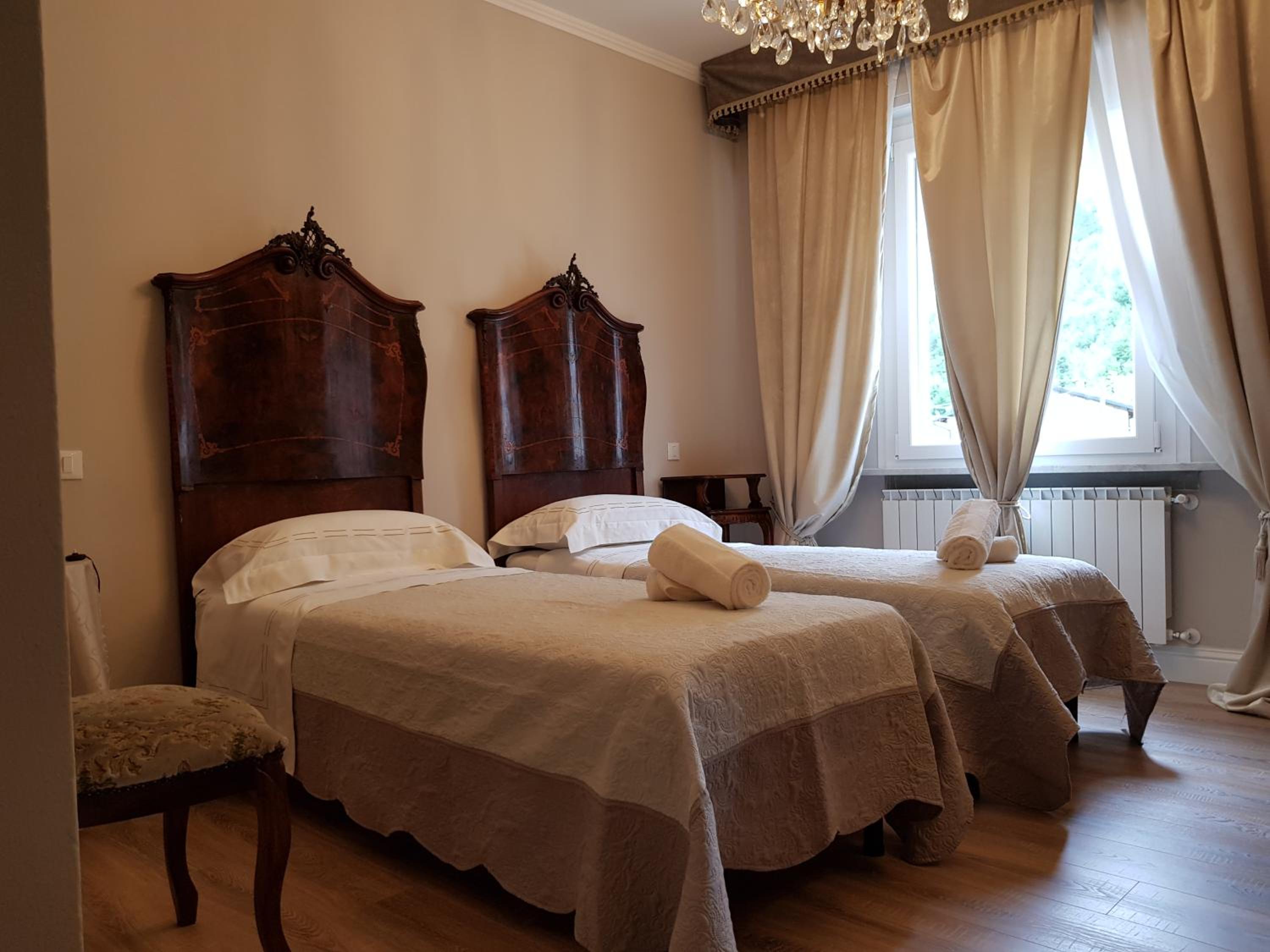 Twin Room - Photo 1
