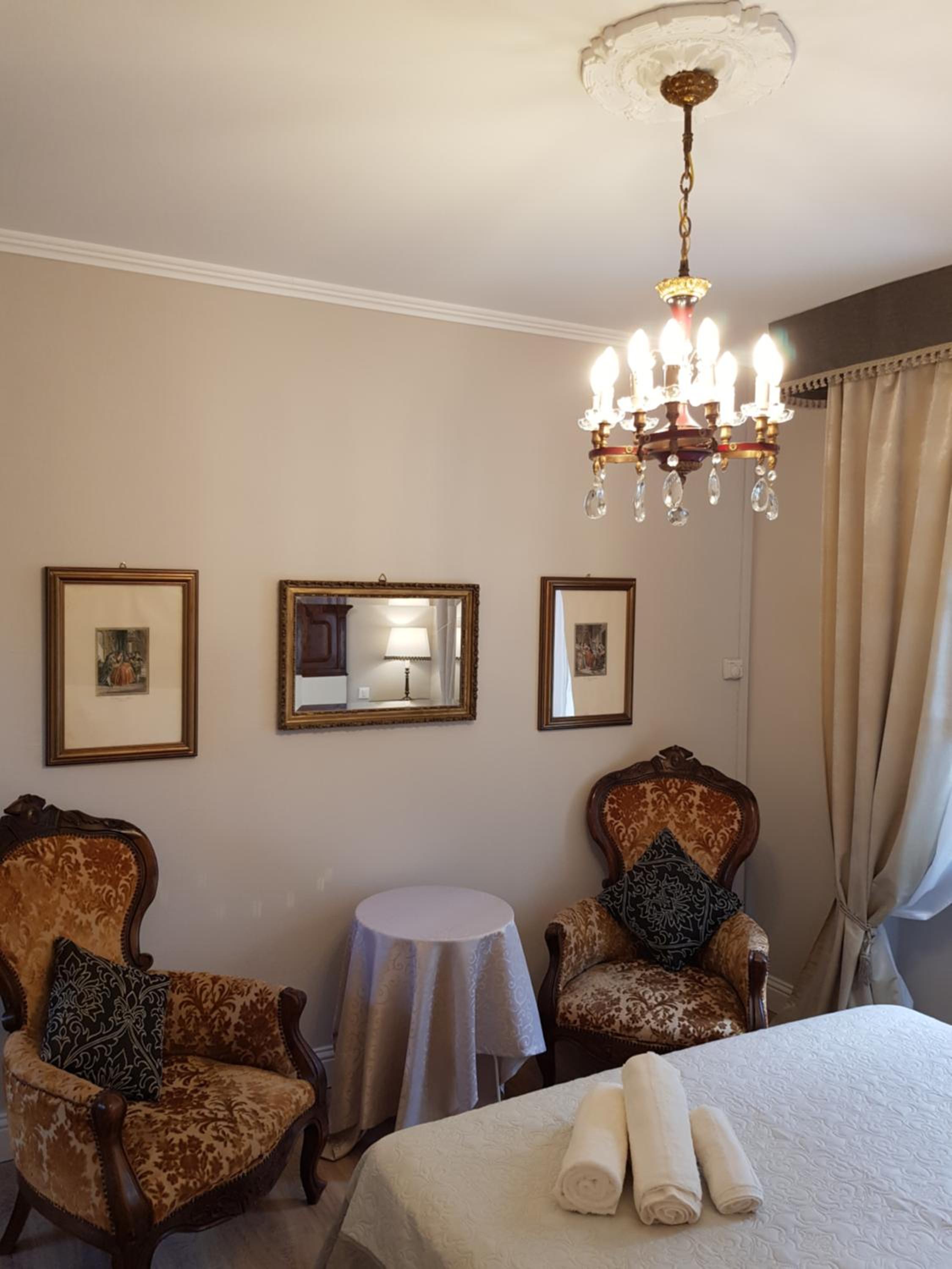 Standard King Room - Photo 2
