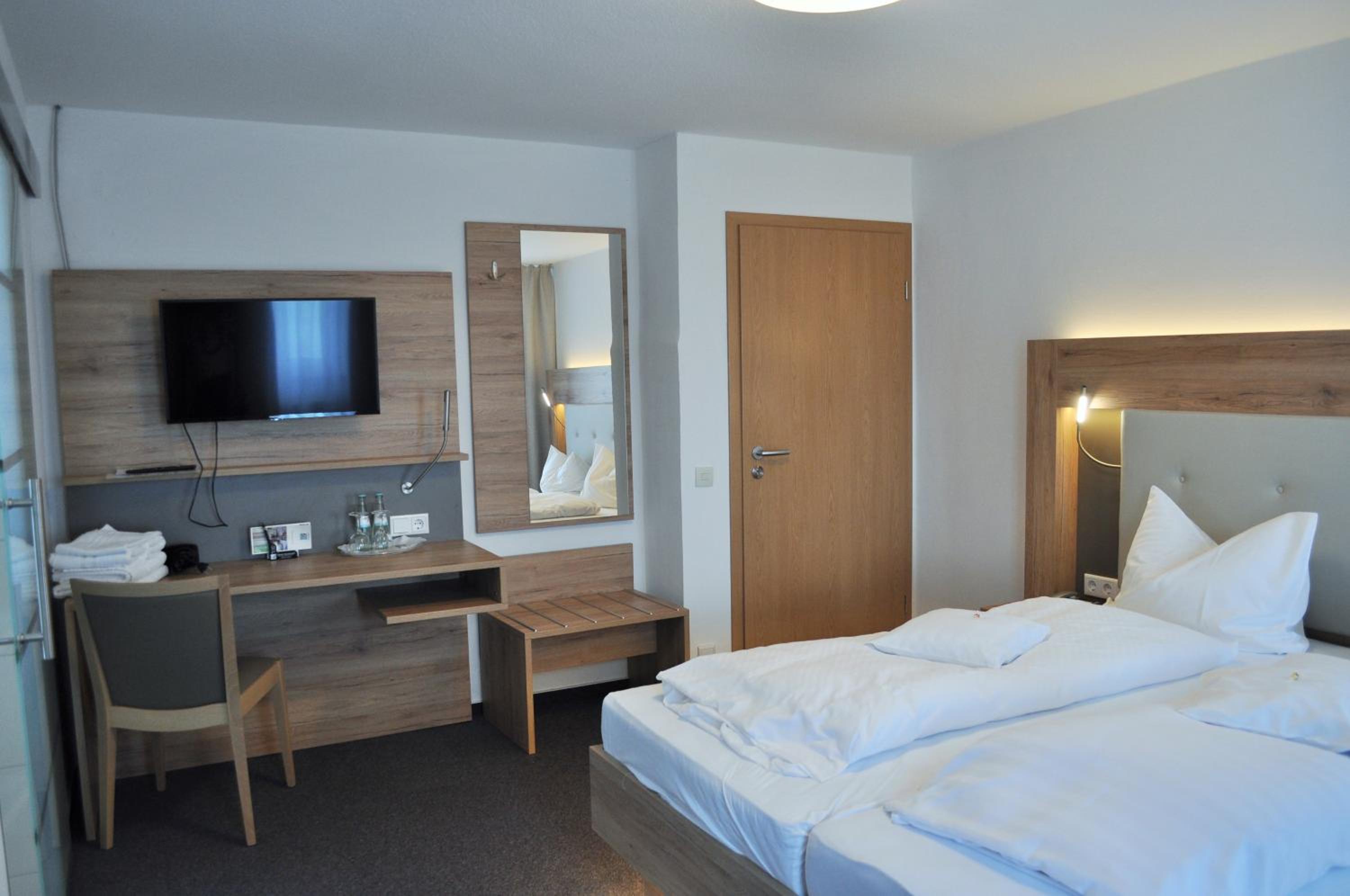 Double Room - Photo 11