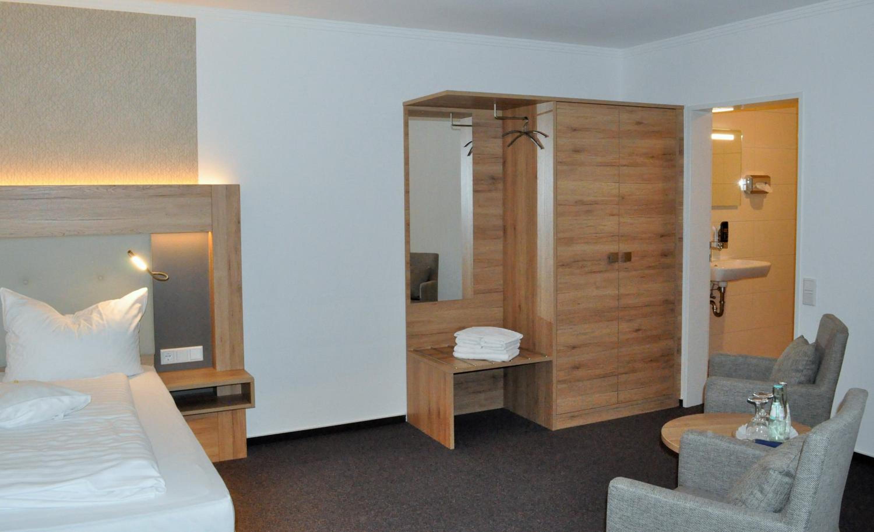 Suite - Photo 6