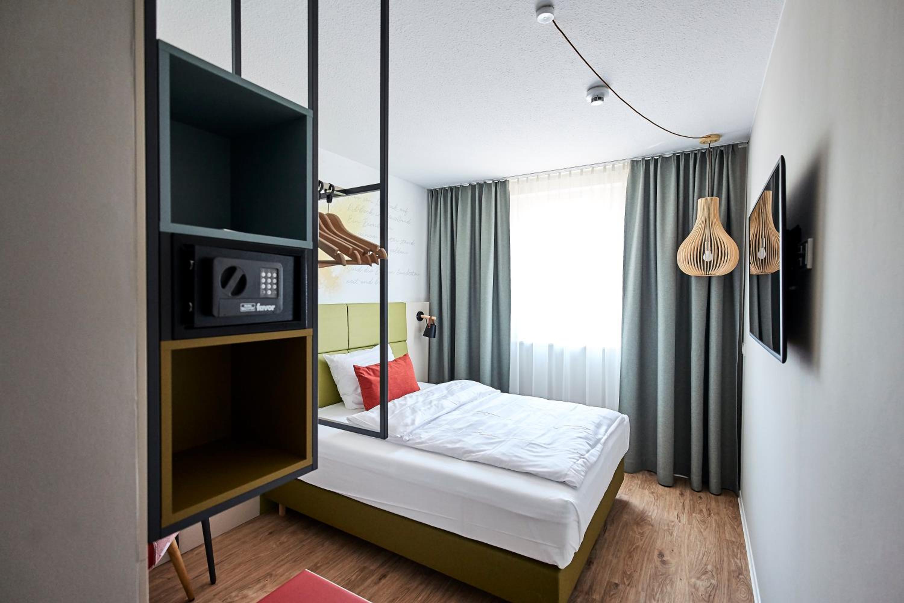 Classic Twin Room - Photo 3