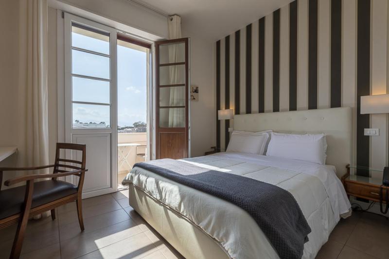 Executive Double Room with Balcony photo 3
