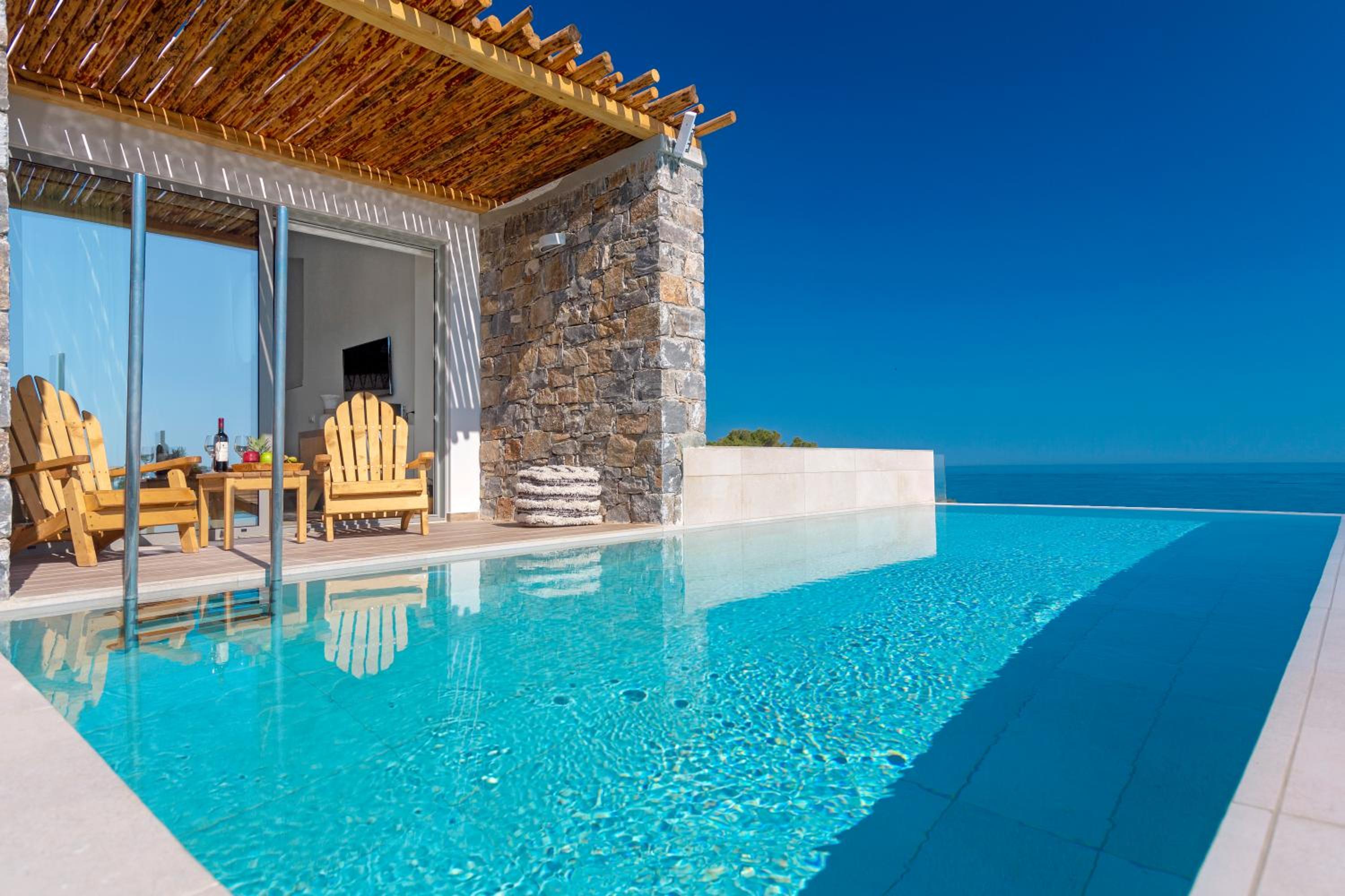 Atermono VIP Suite with Sea View & Private Pool- Split Level thumbnail 6