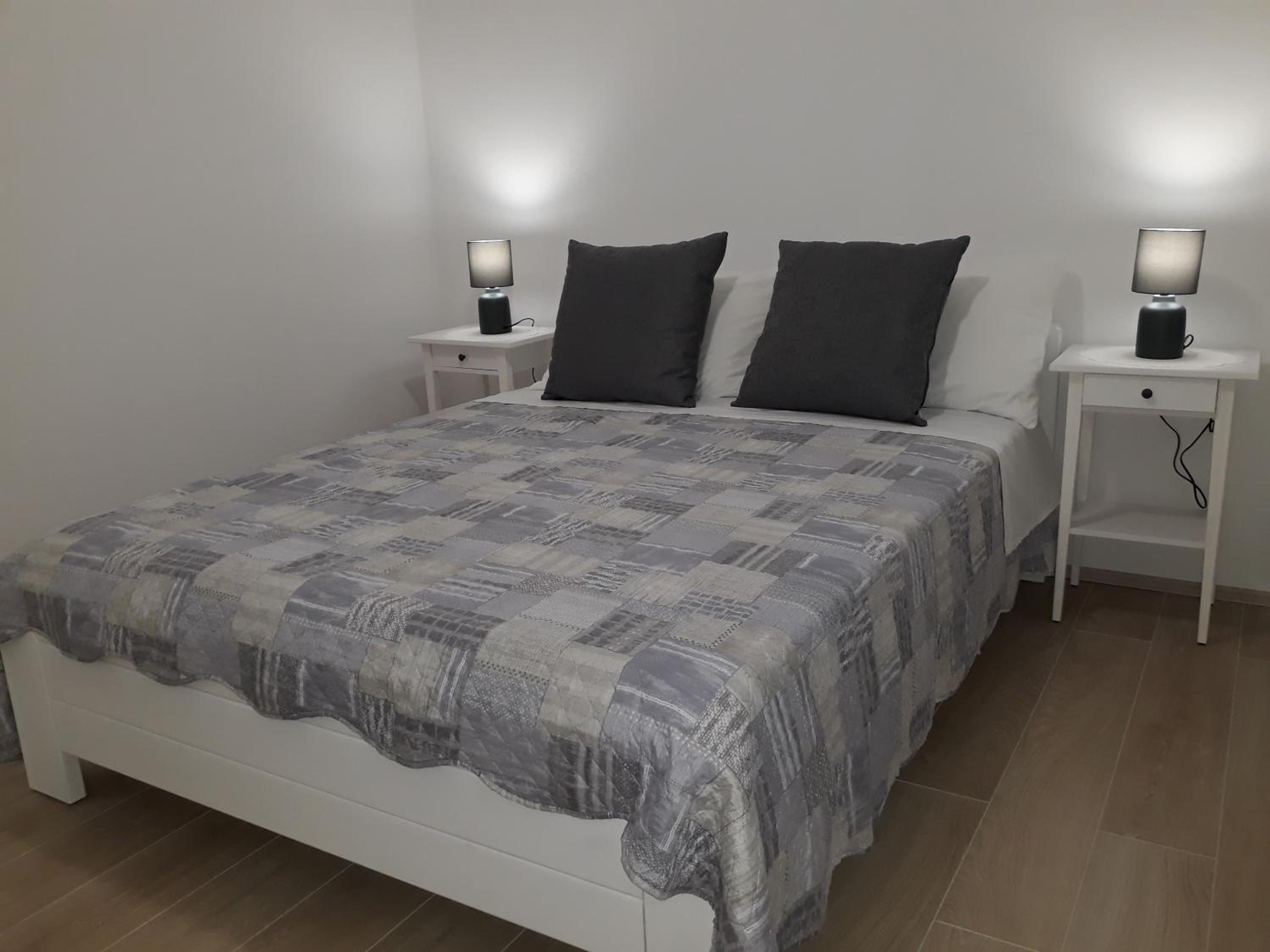 Two-Bedroom Apartment - Photo 8