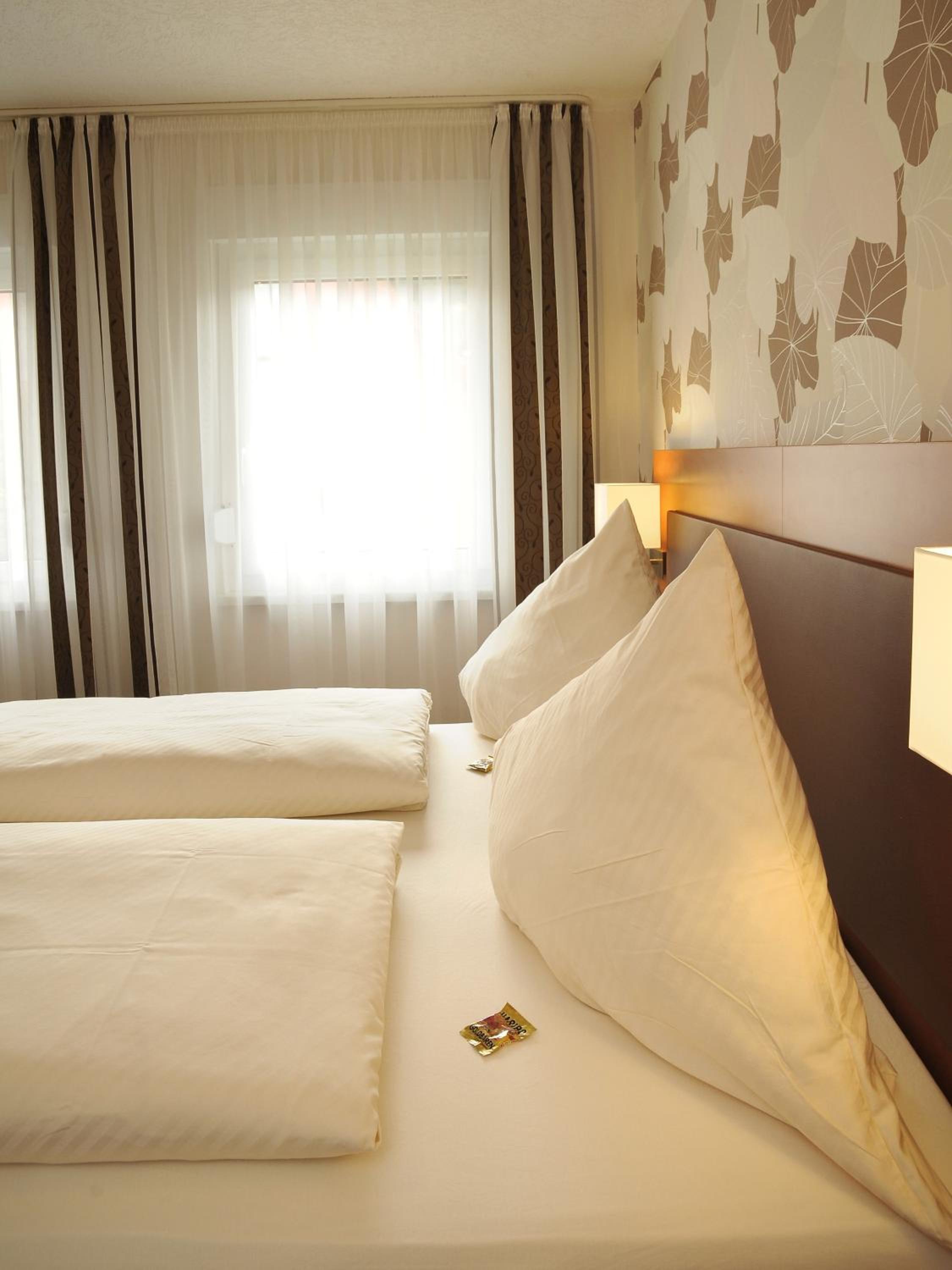 Double Room - Photo 10